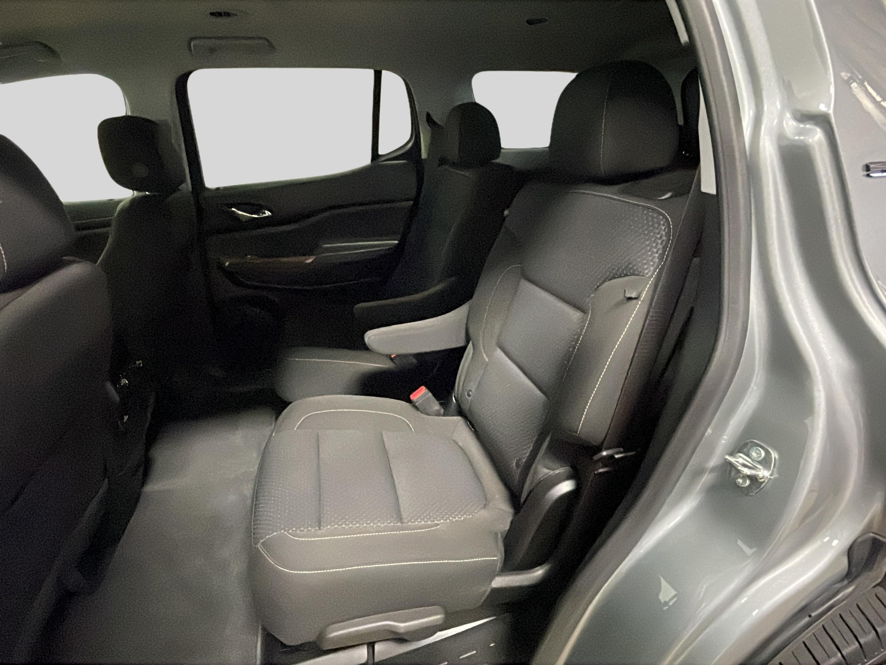 2023 Gmc Acadia SLE photo 14