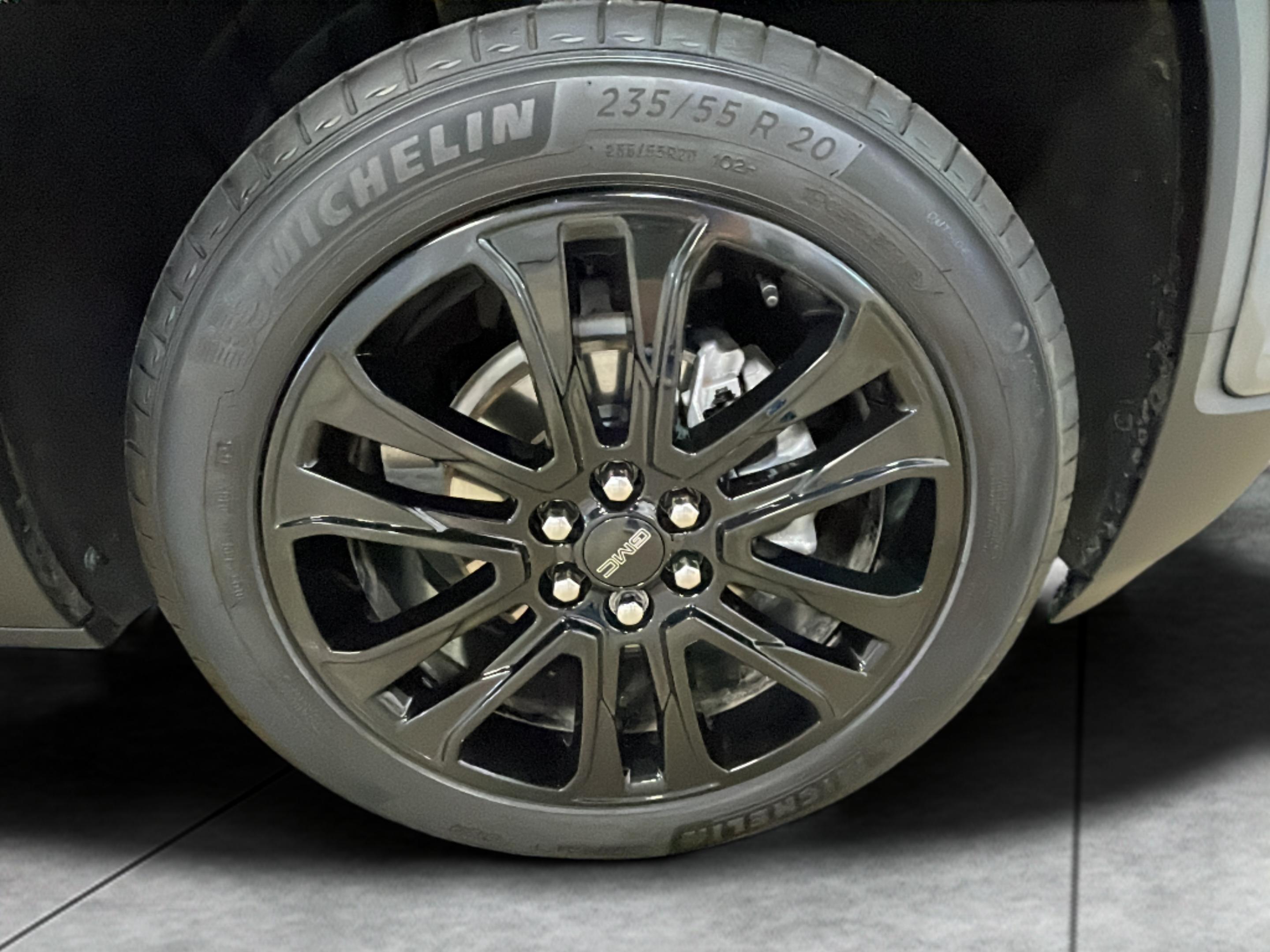 2023 Gmc Acadia SLE photo 19