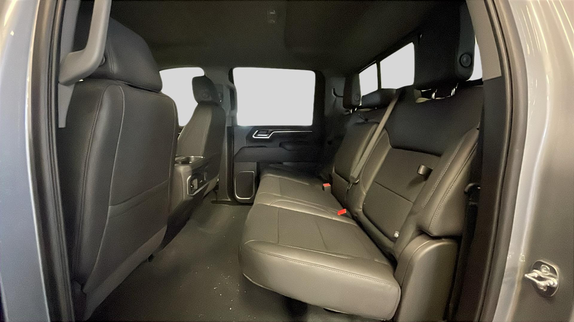 2025 Gmc Sierra 2500 HD SLT photo 14