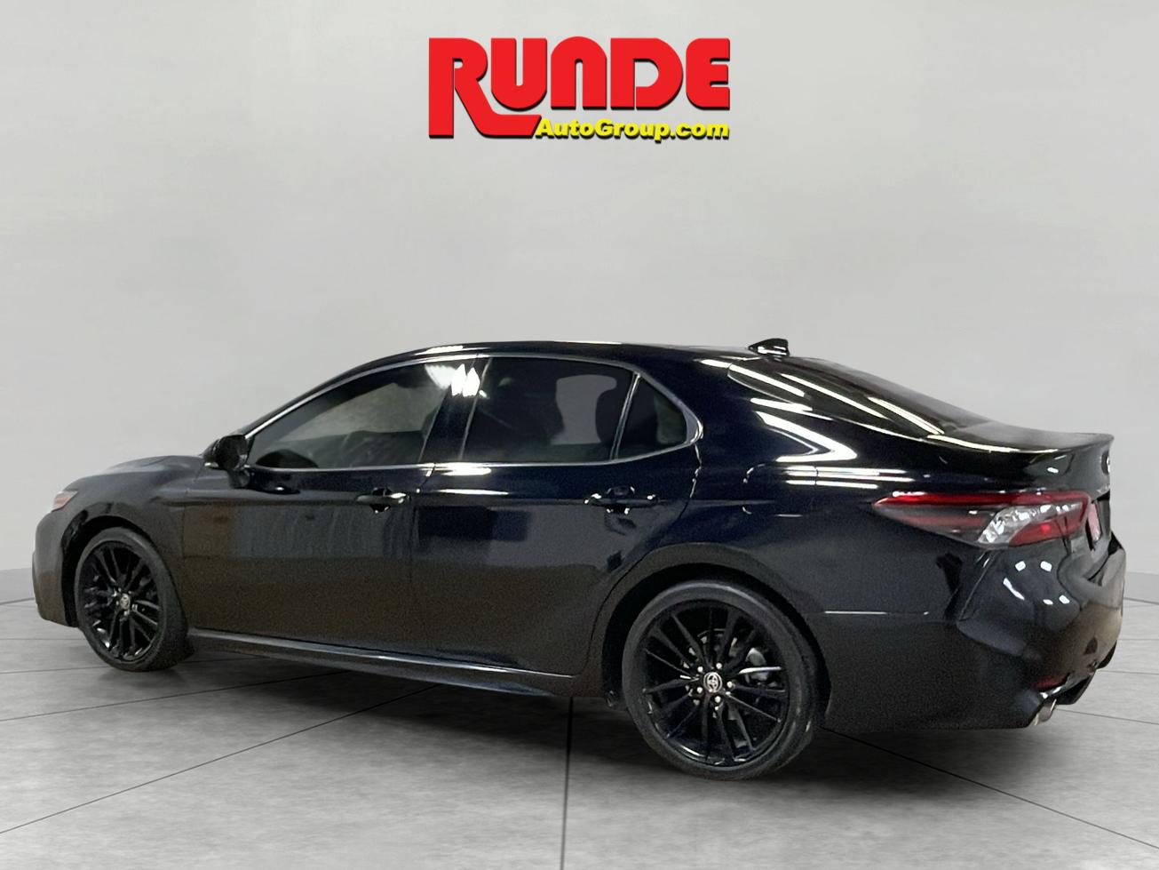 2021 Toyota Camry XSE photo 3