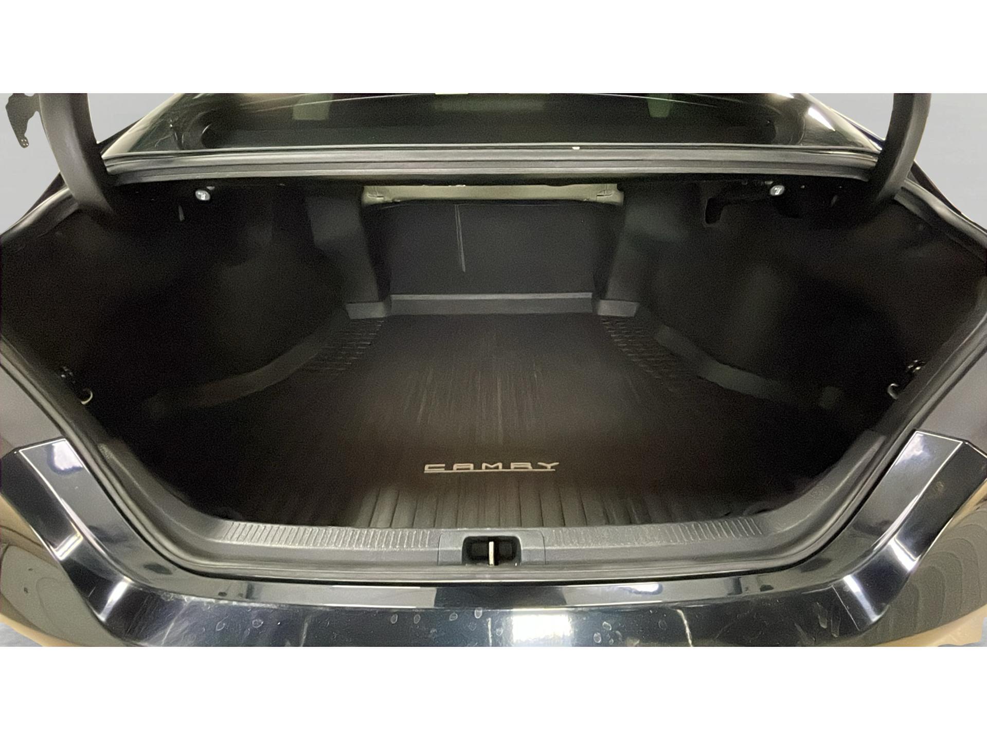 2021 Toyota Camry XSE photo 13