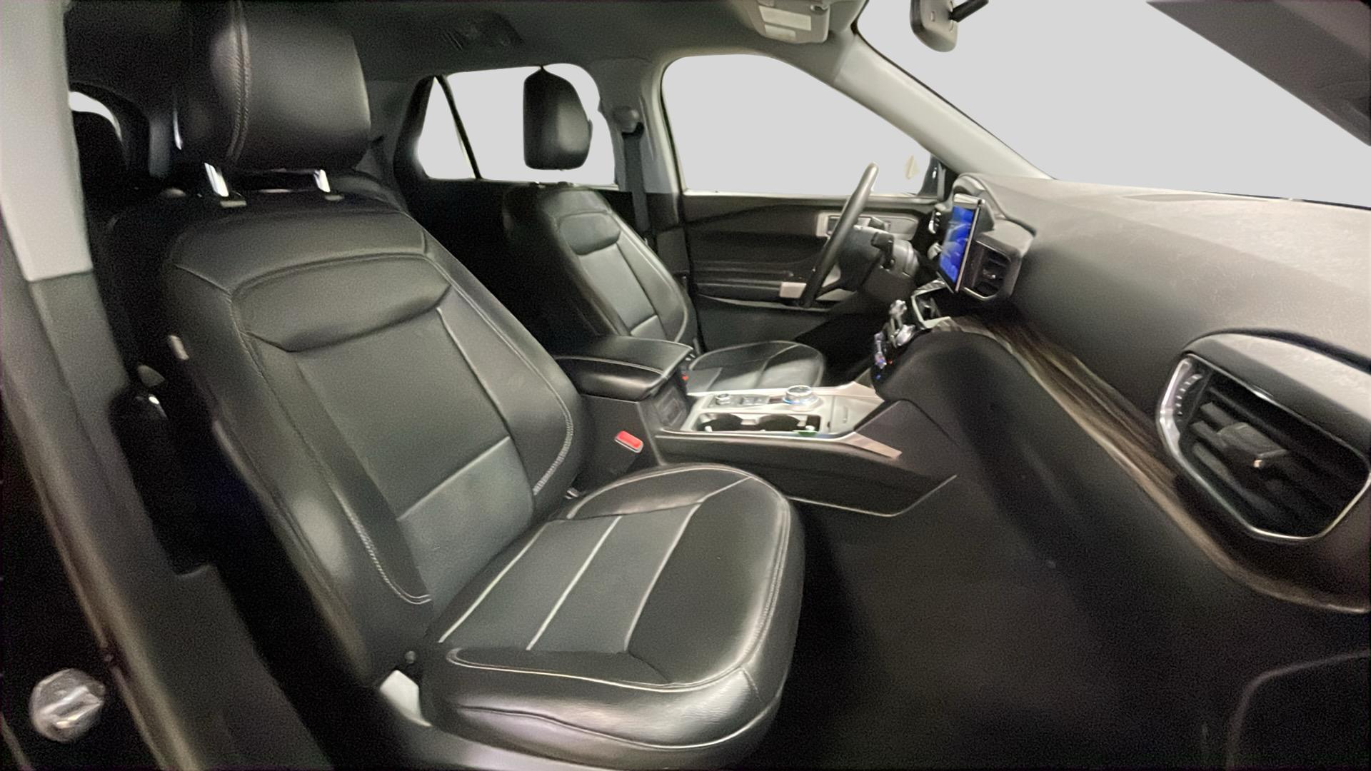 2023 Ford Explorer Limited photo 16