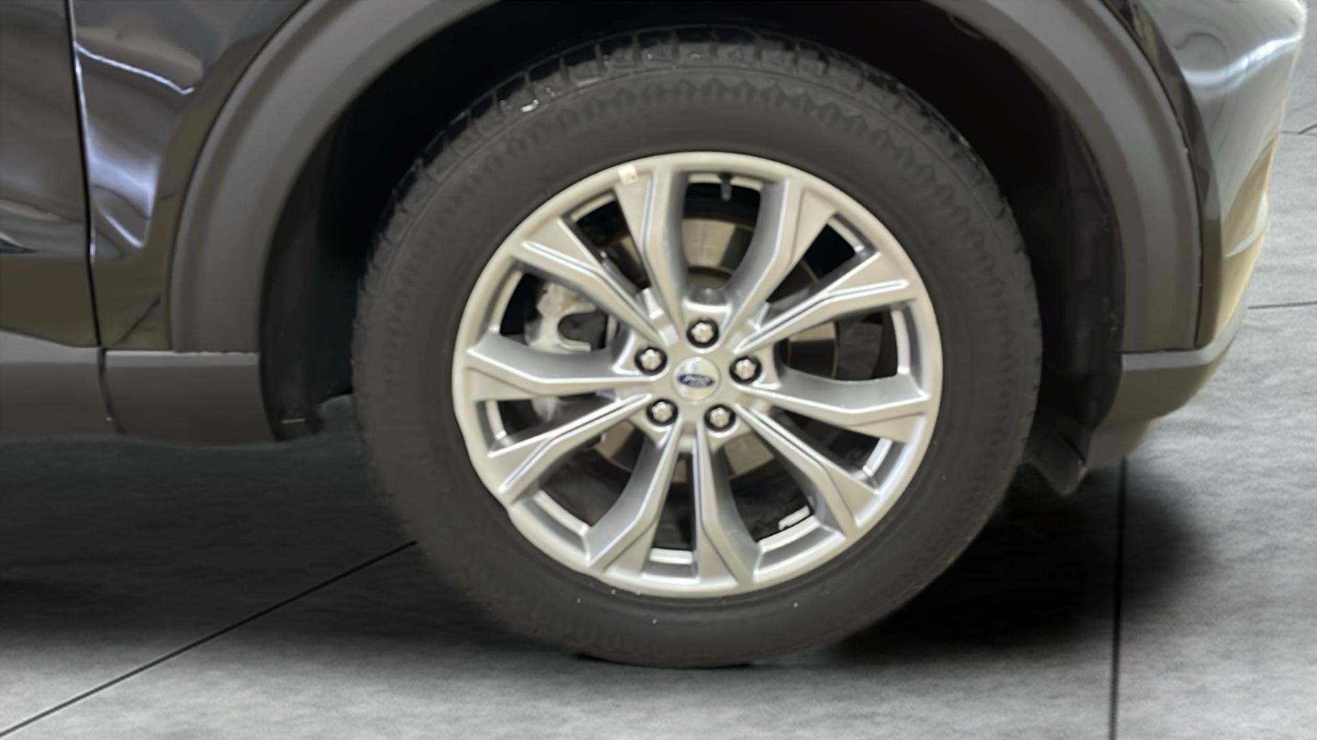 2023 Ford Explorer Limited photo 18