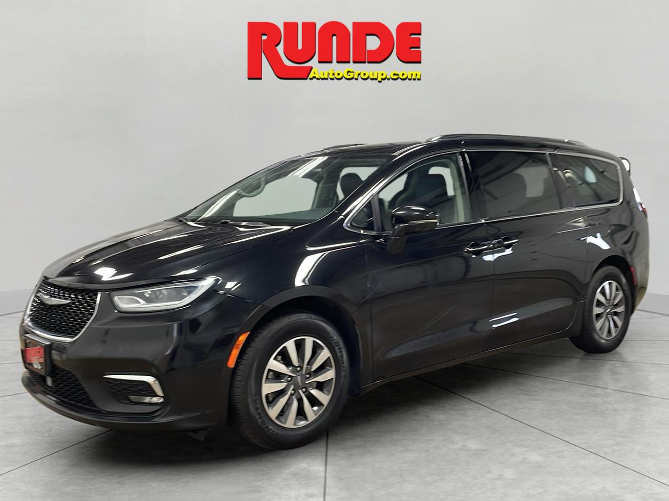 2024 Chrysler Pacifica Hybrid S Appearance photo 21