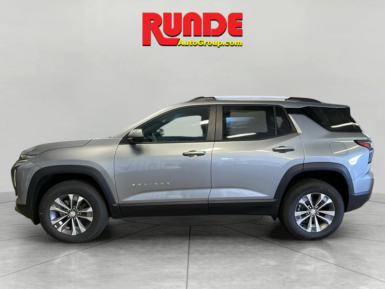 2026 Chevrolet Equinox LT photo 2