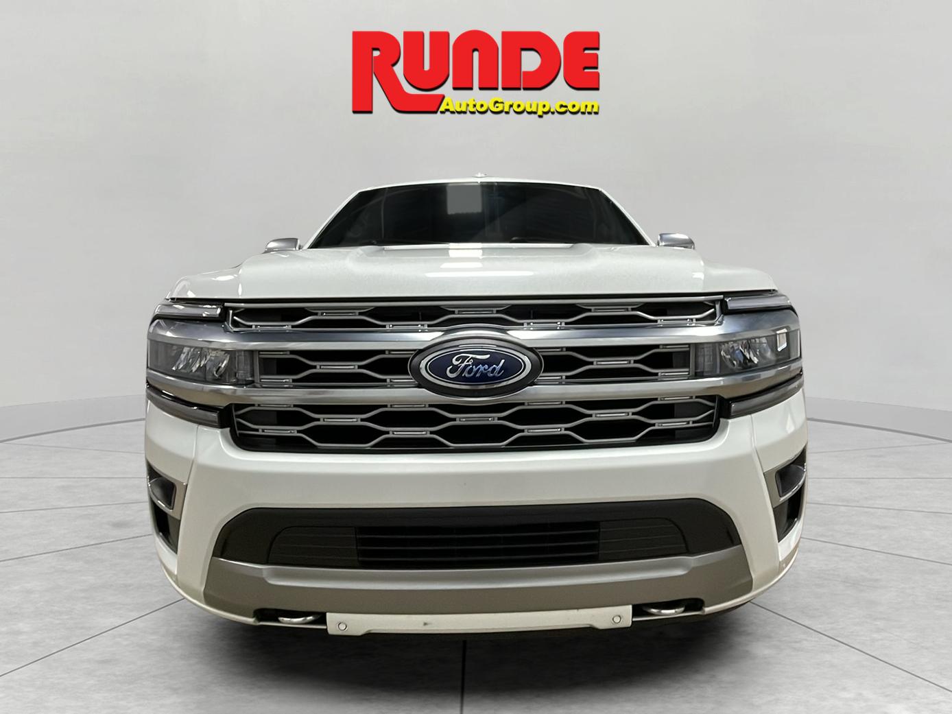 2022 Ford Expedition MAX Platinum photo 8