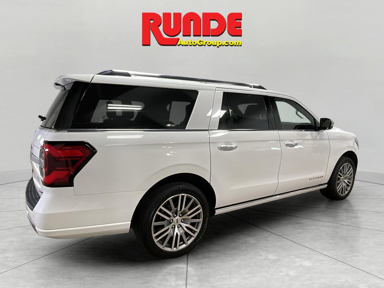2022 Ford Expedition MAX Platinum photo 5