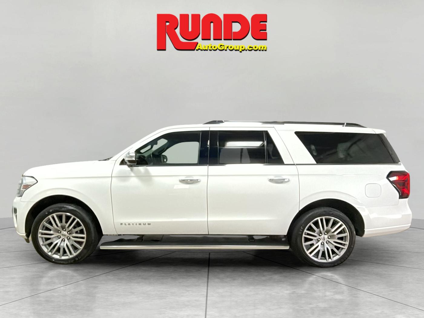2022 Ford Expedition MAX Platinum photo 2