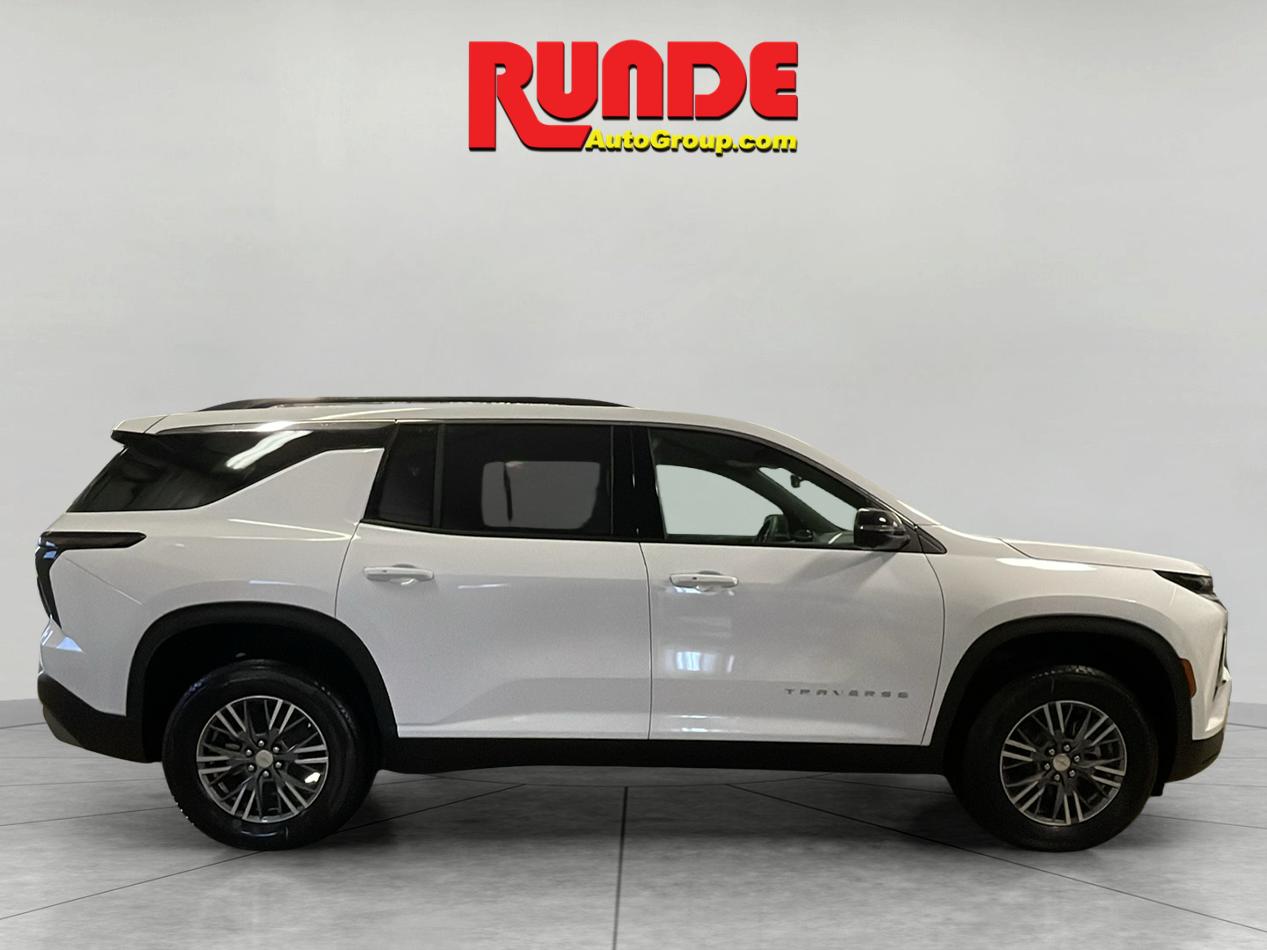 2026 Chevrolet Traverse photo 4