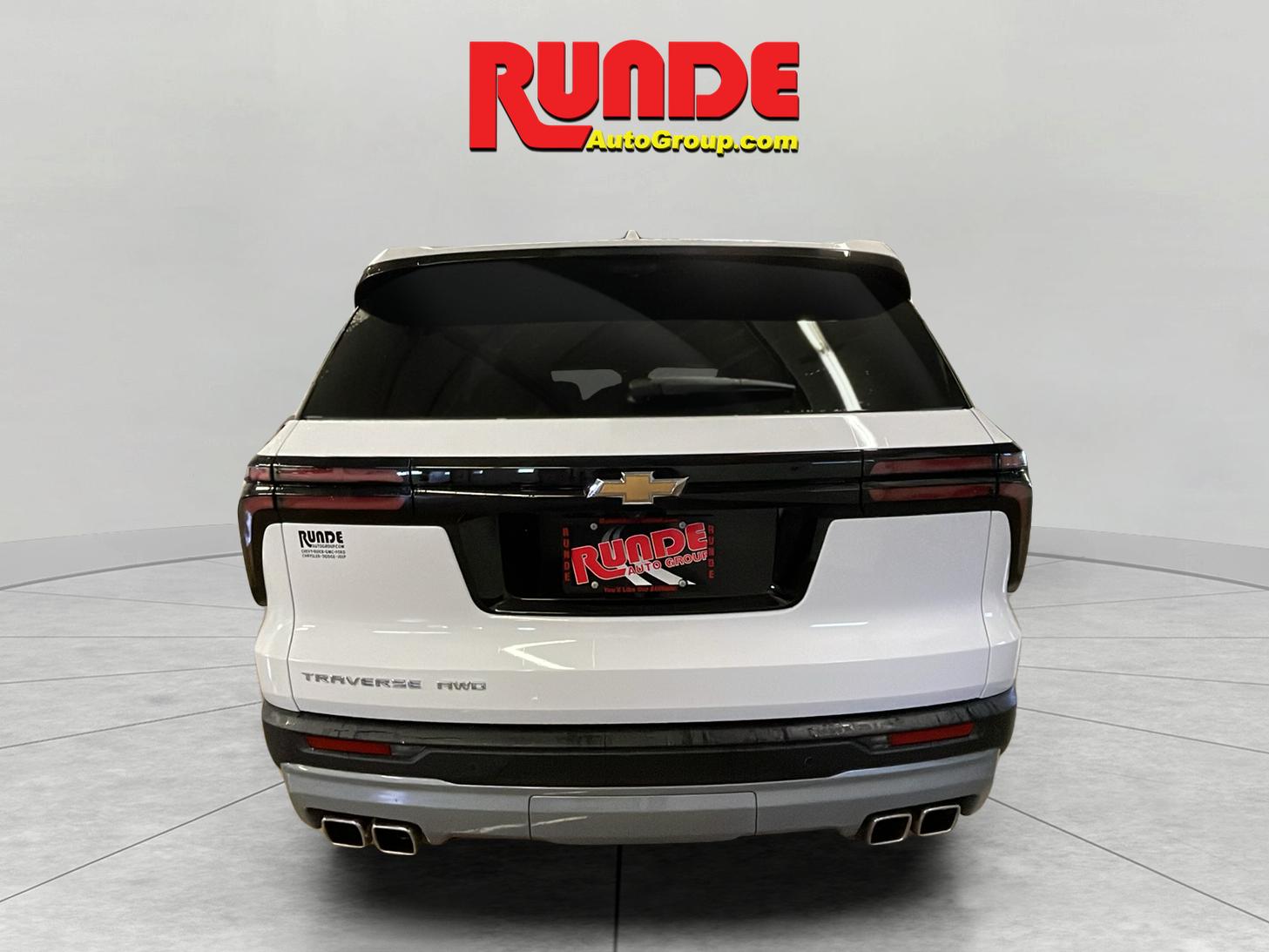 2026 Chevrolet Traverse photo 2