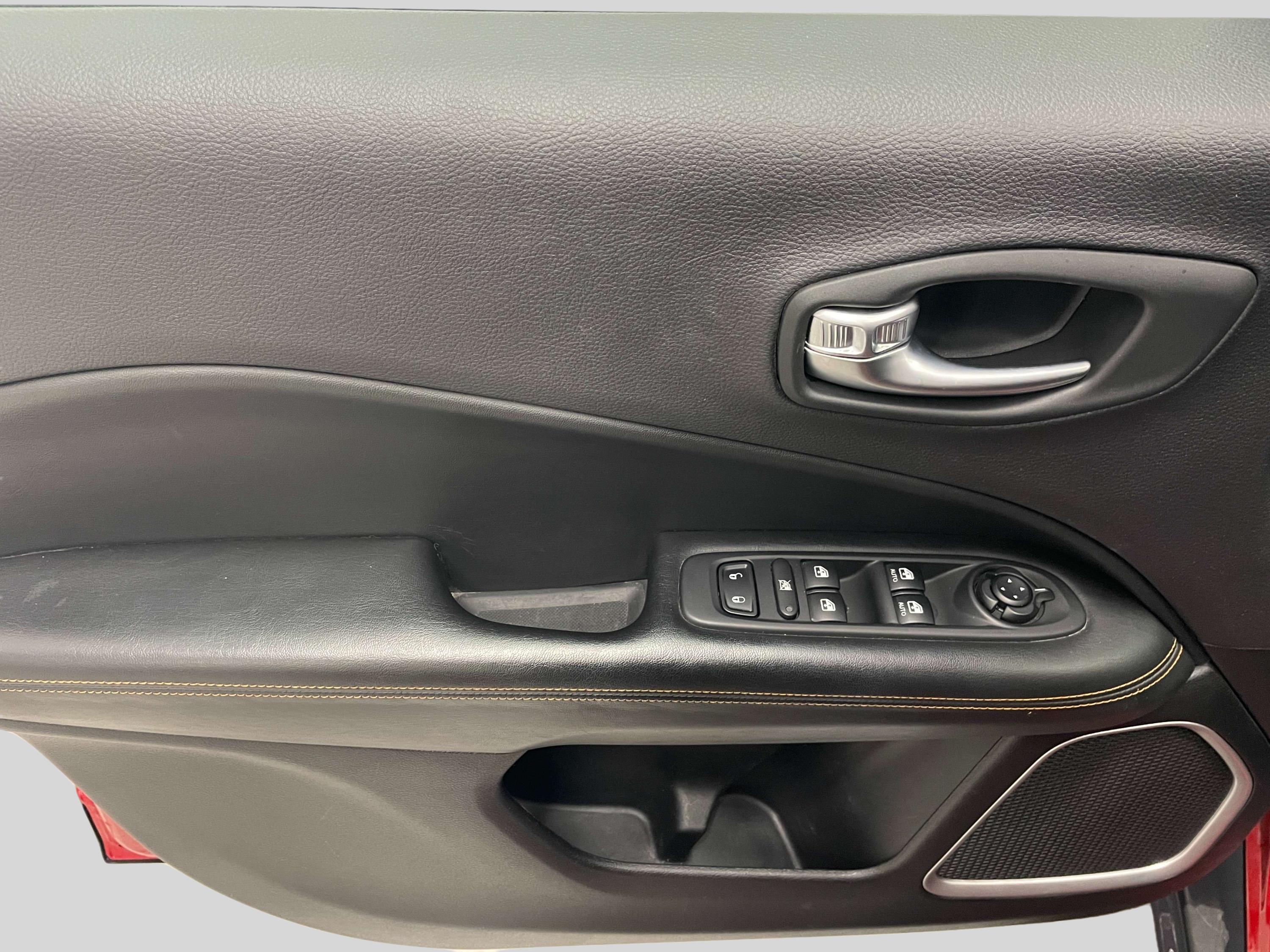 2018 Jeep Compass Limited photo 16