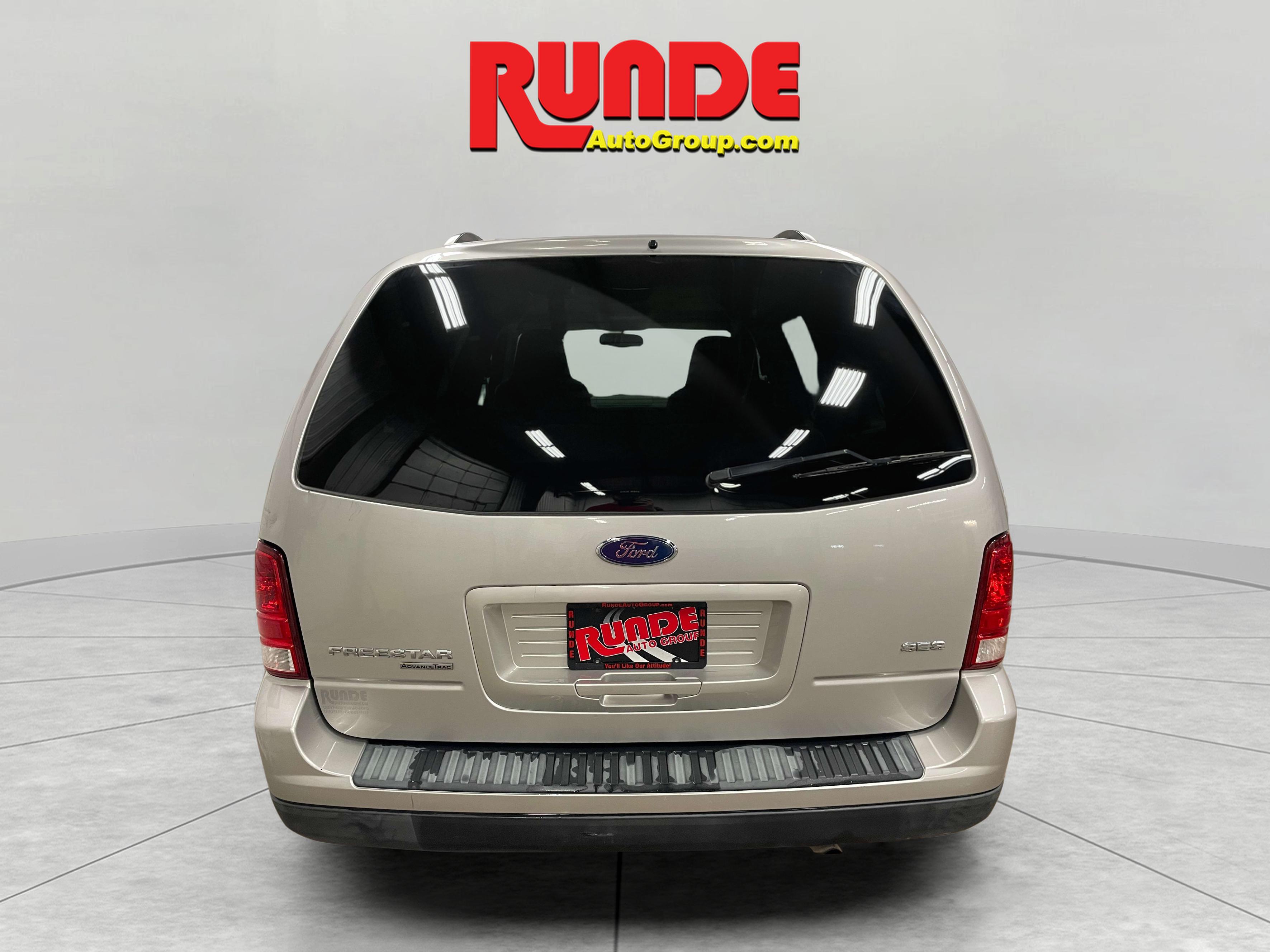 2004 Ford Freestar SES photo 4