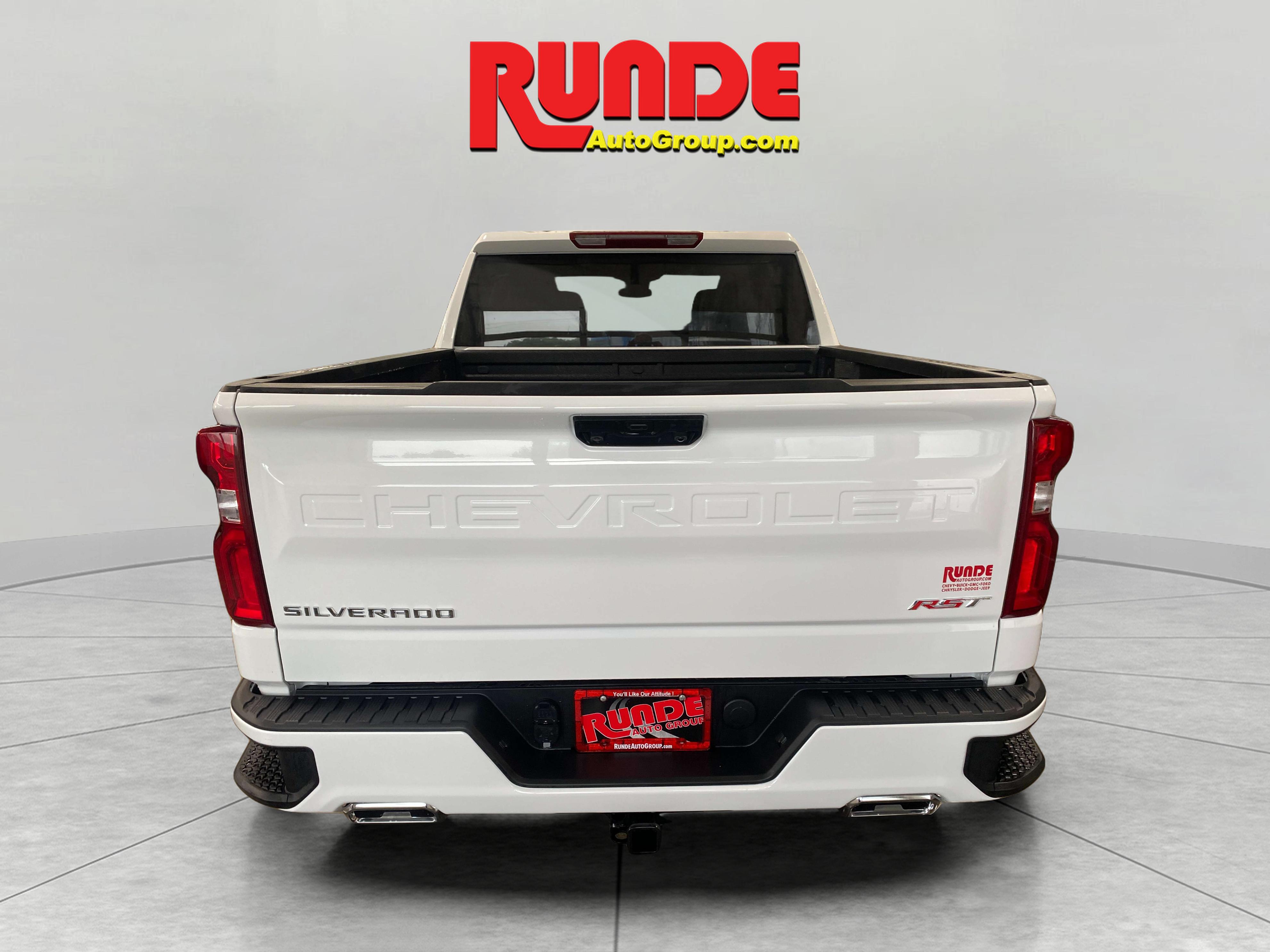 2026 Chevrolet Silverado 1500 RST photo 2