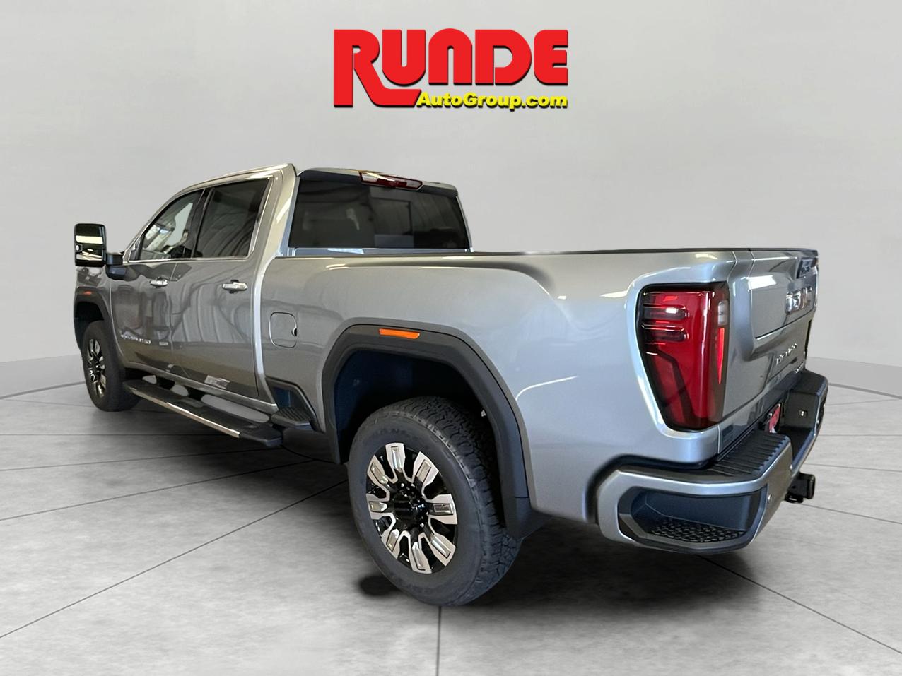 2025 Gmc Sierra HD Denali photo 3