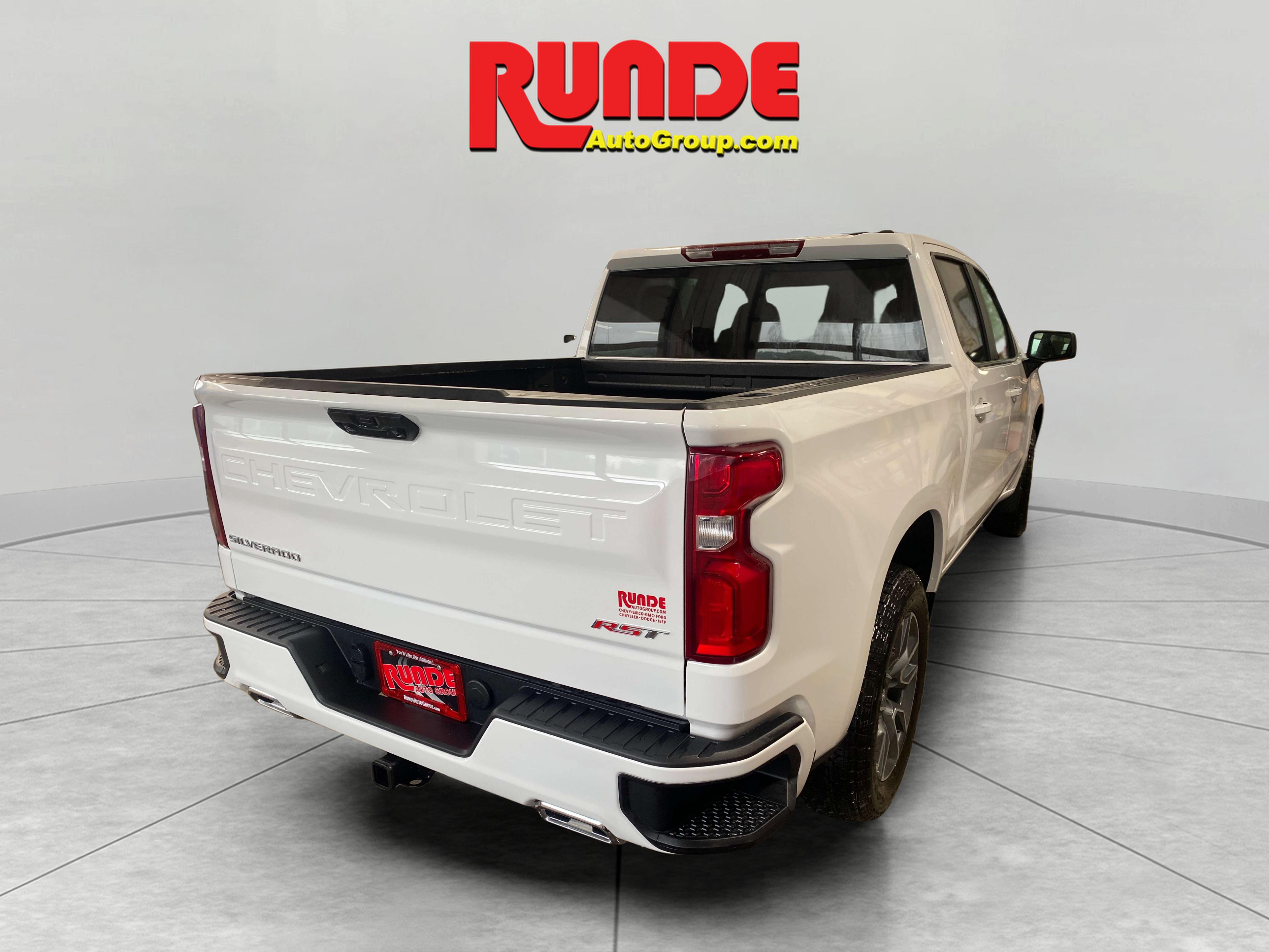 2026 Chevrolet Silverado 1500 RST photo 3