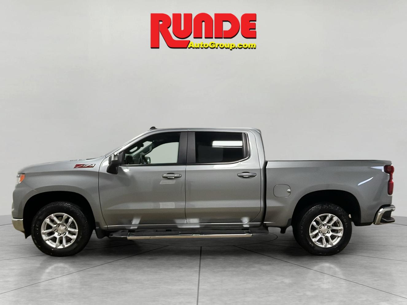 2024 Chevrolet Silverado 1500 LT photo 2