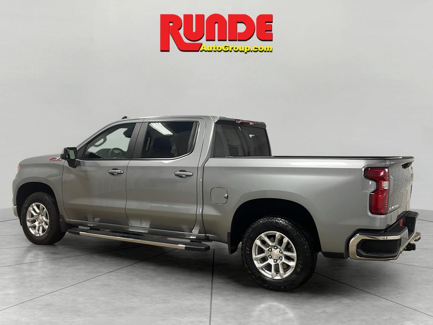 2024 Chevrolet Silverado 1500 LT photo 3