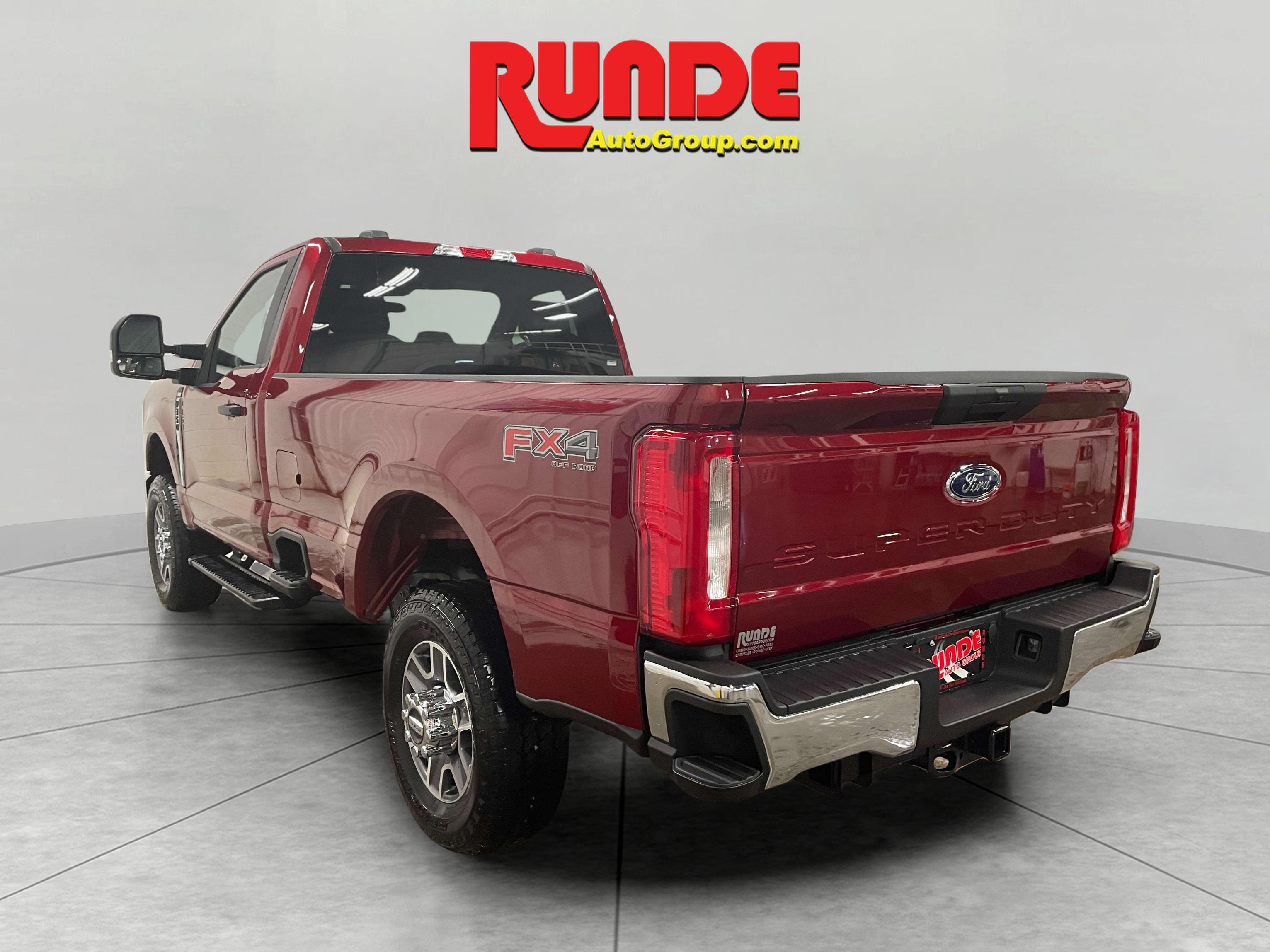 2025 Ford F-350 XLT photo 3