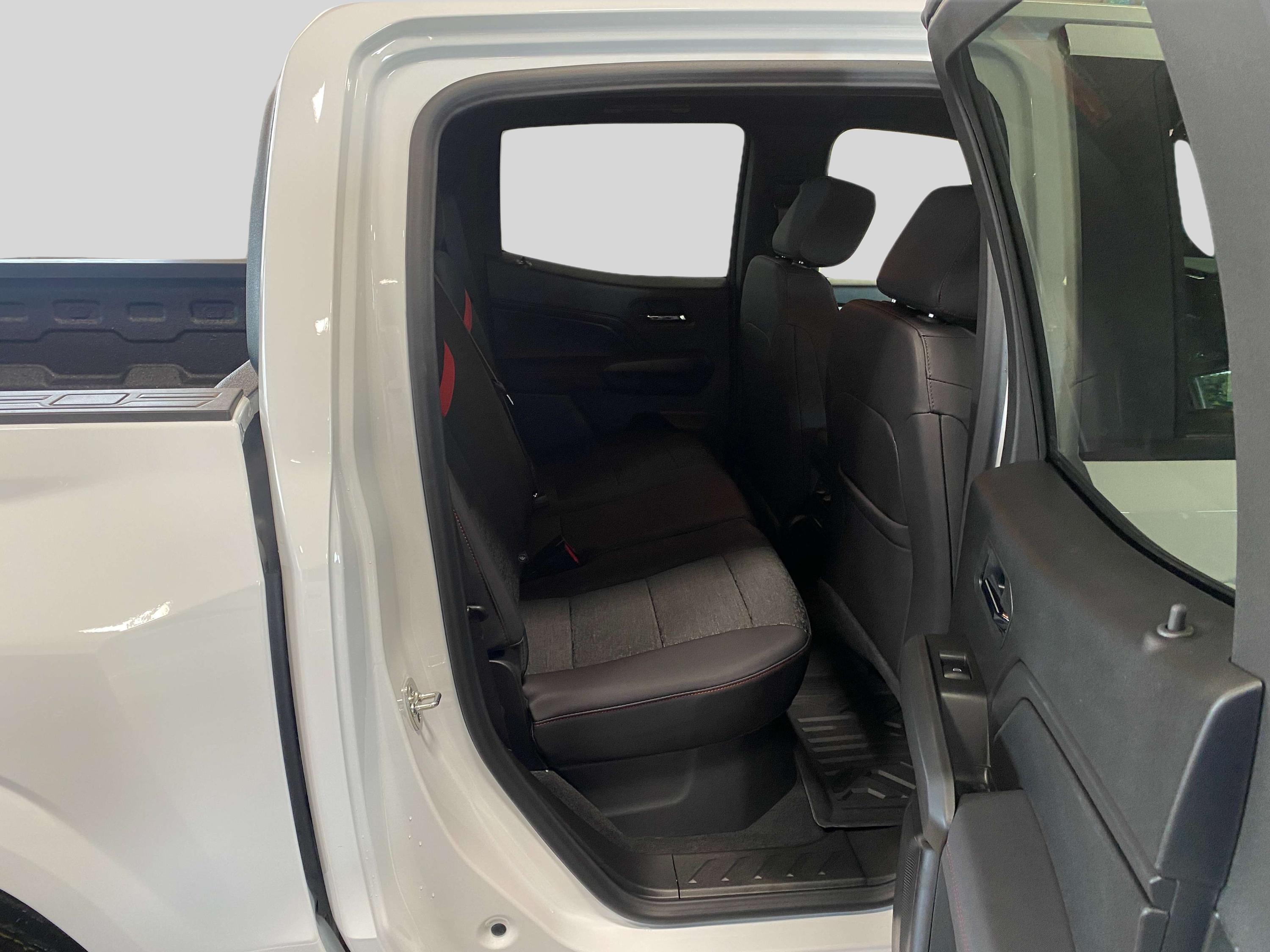 2026 Chevrolet Colorado Z71 photo 11