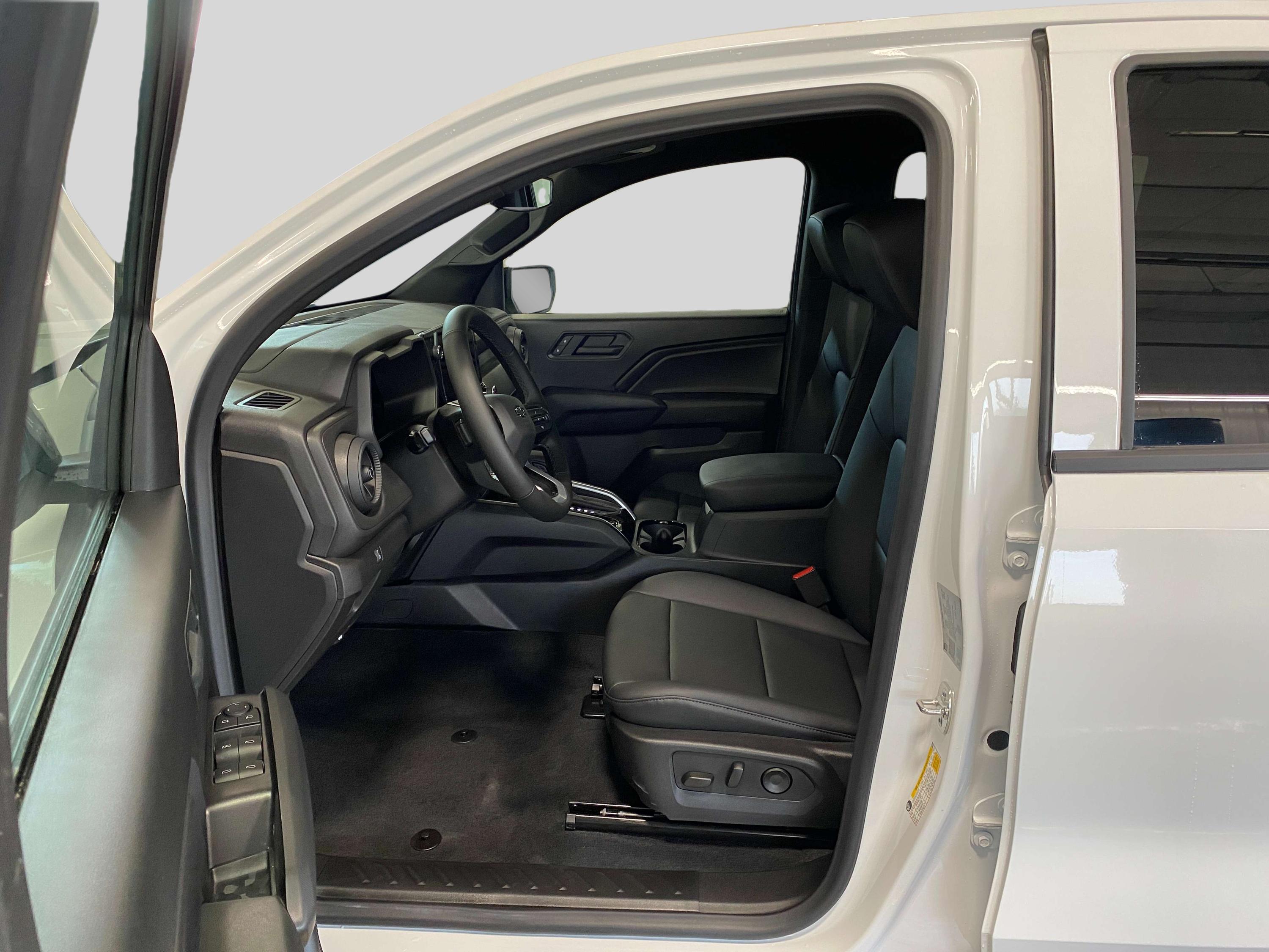 2026 Chevrolet Colorado Trail Boss photo 4