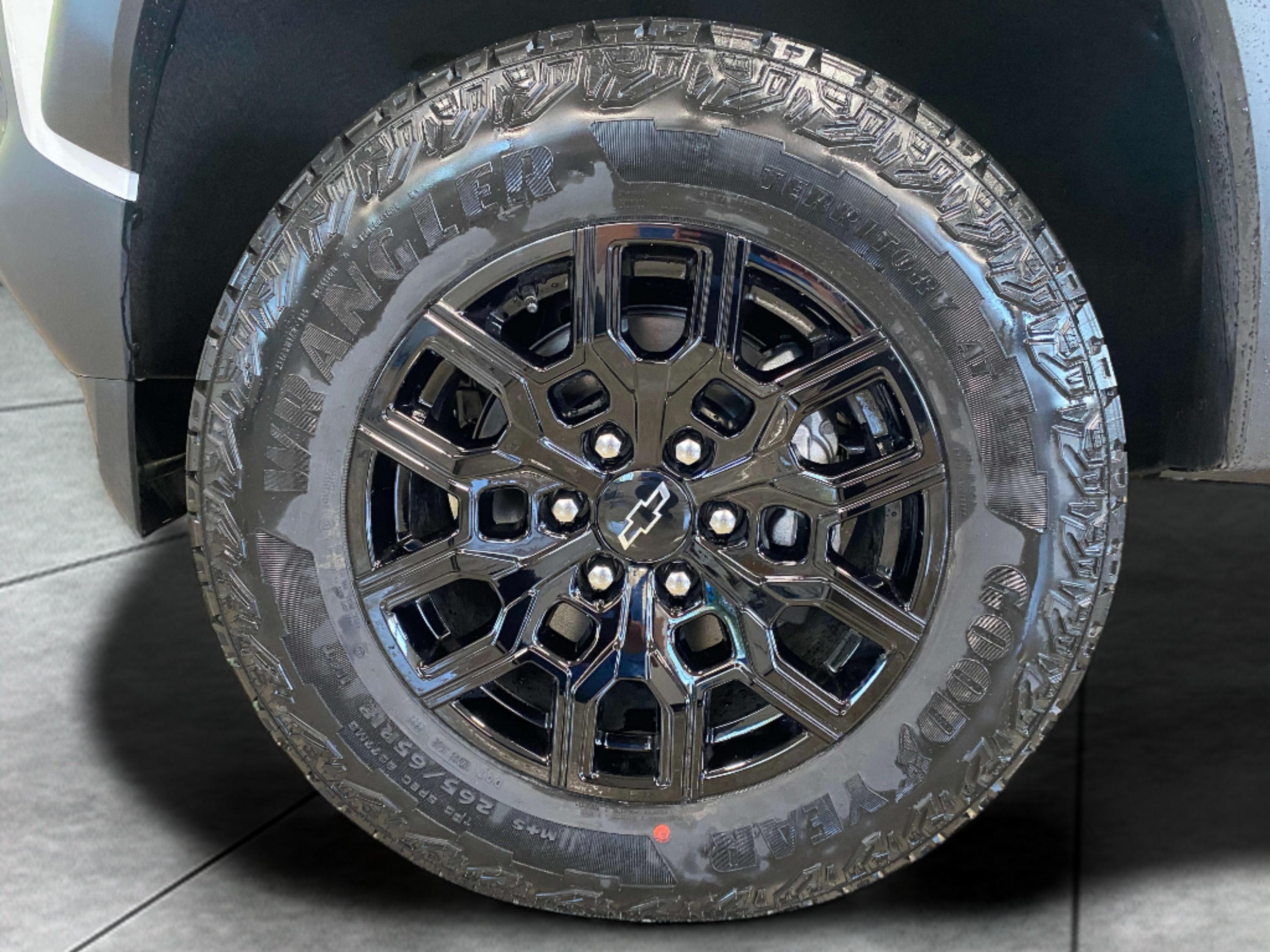 2026 Chevrolet Colorado Trail Boss photo 3