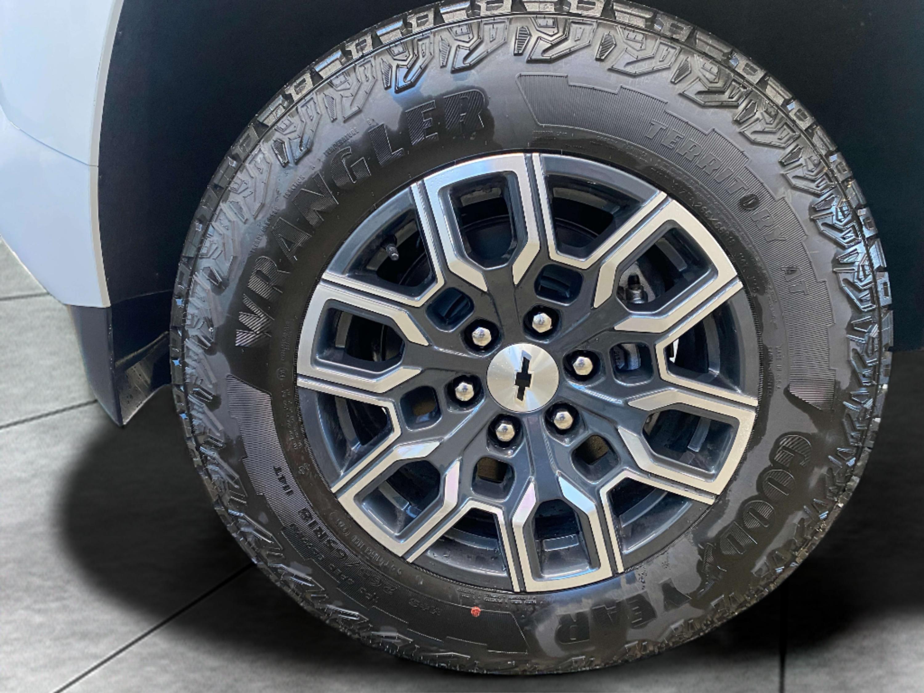 2026 Chevrolet Colorado Z71 photo 8