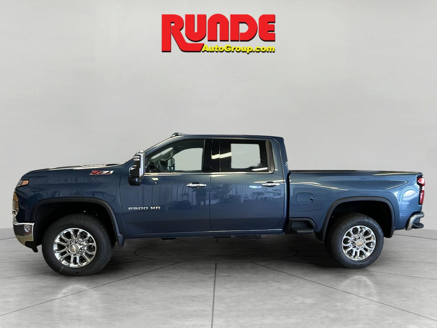 2025 Chevrolet Silverado 2500HD LTZ photo 2