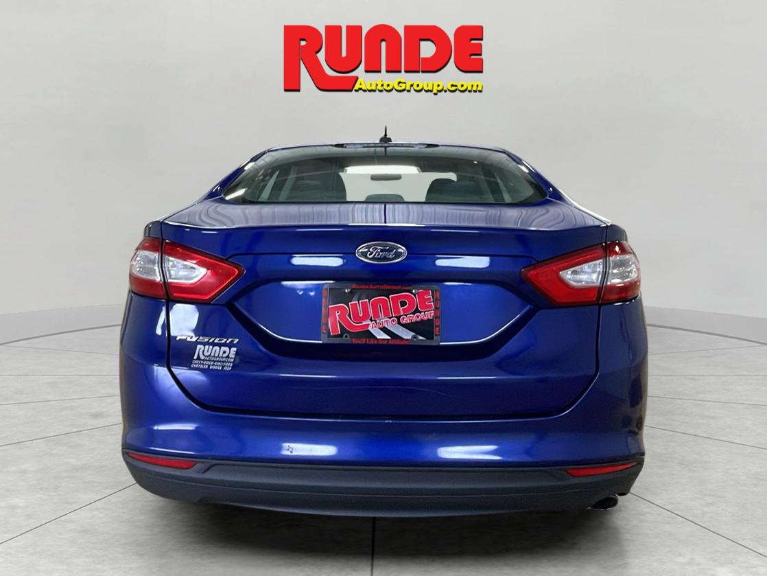 2013 Ford Fusion S photo 4