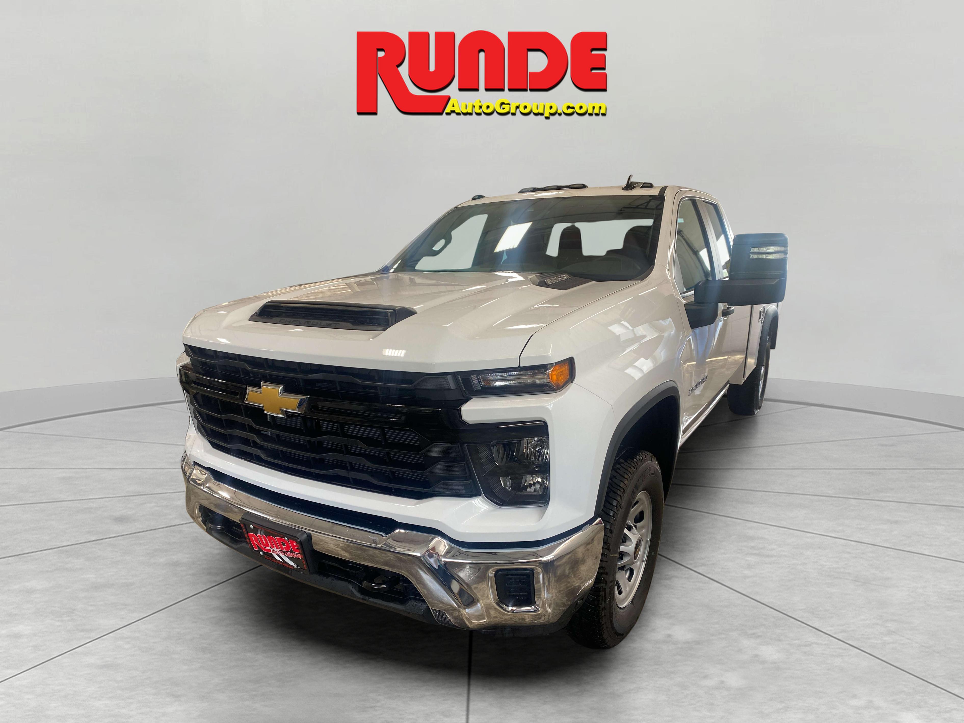 2025 Chevrolet Silverado 3500HD Work Truck photo 3