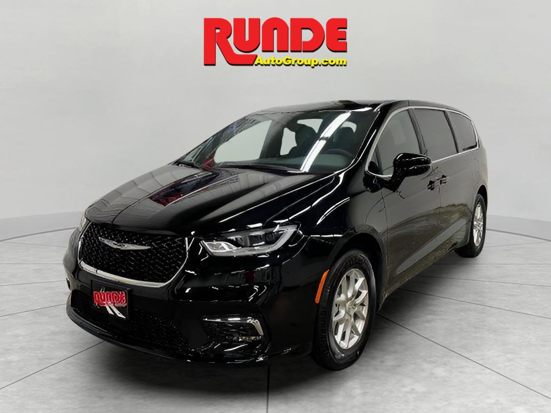 2024 Chrysler Pacifica Hybrid S Appearance photo 24