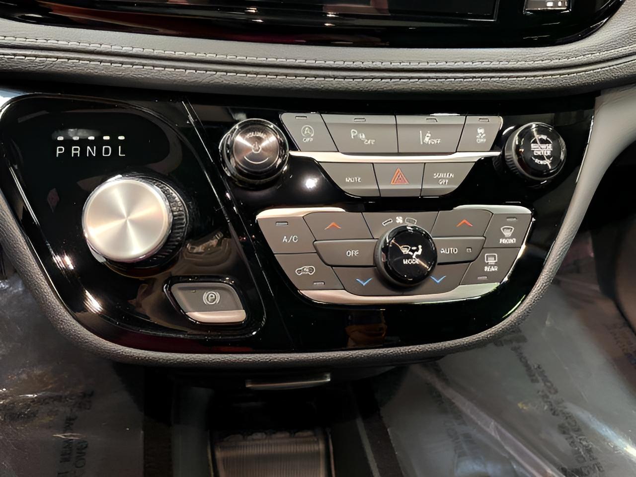 2026 Chrysler Pacifica photo 13