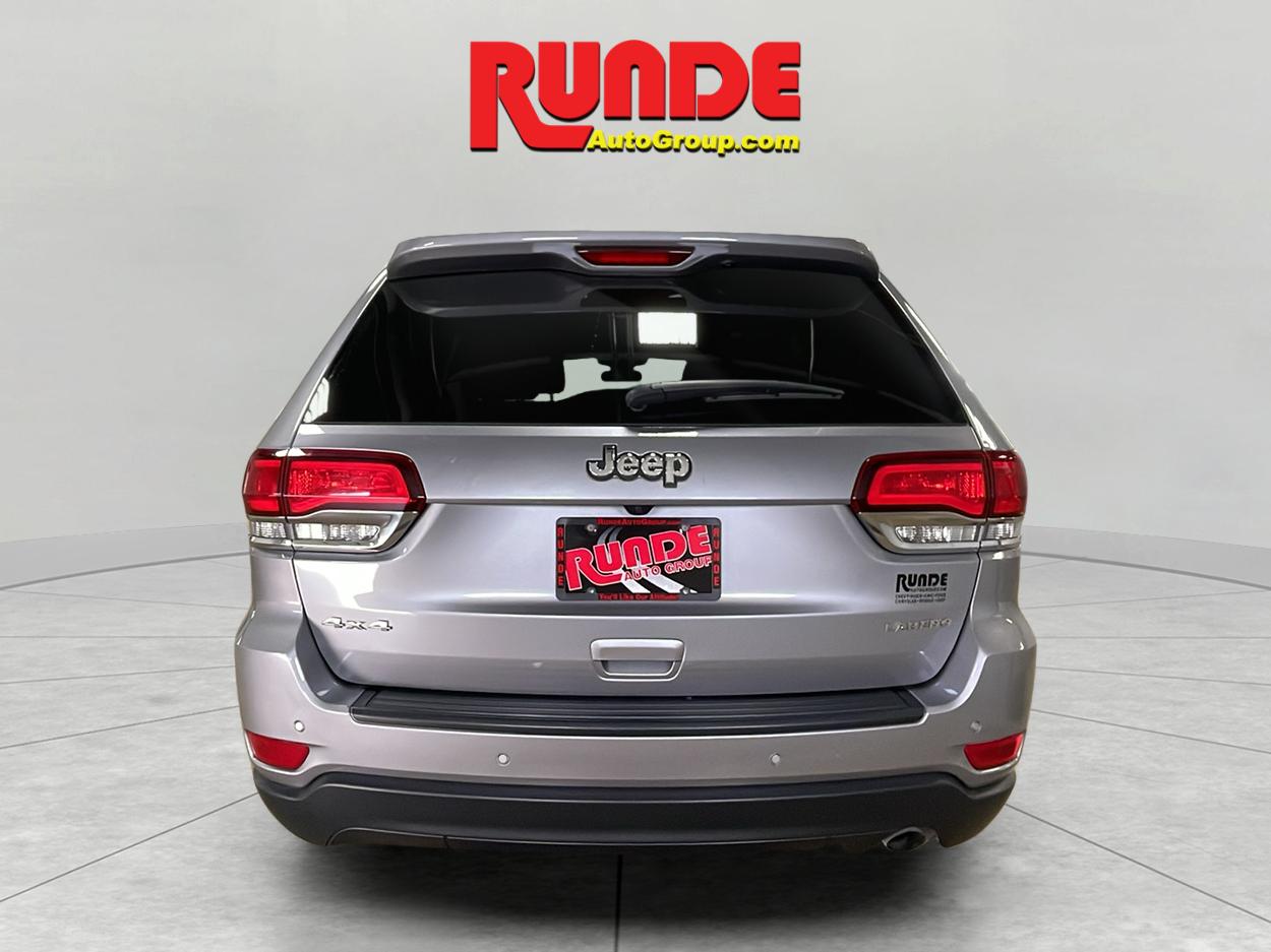 2020 Jeep Grand Cherokee Laredo photo 3