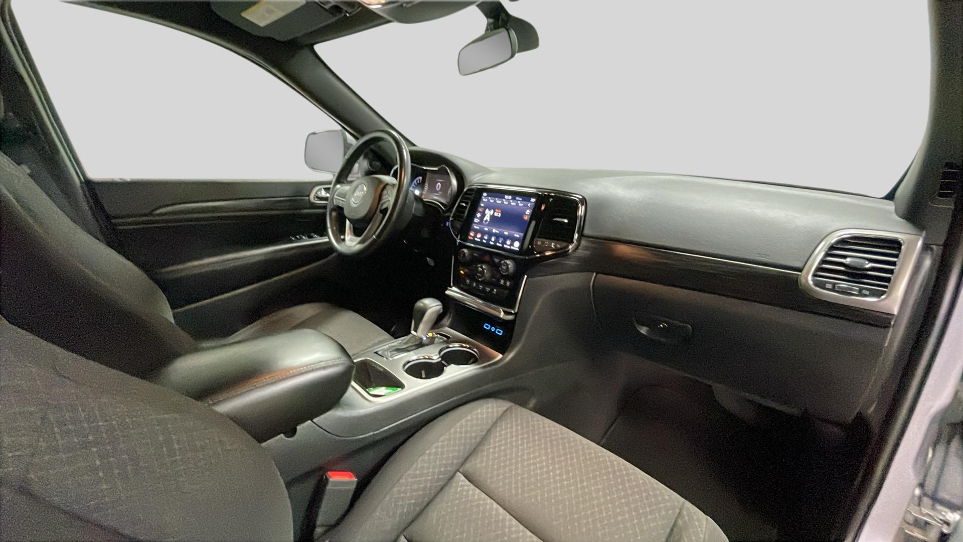 2020 Jeep Grand Cherokee Laredo photo 16