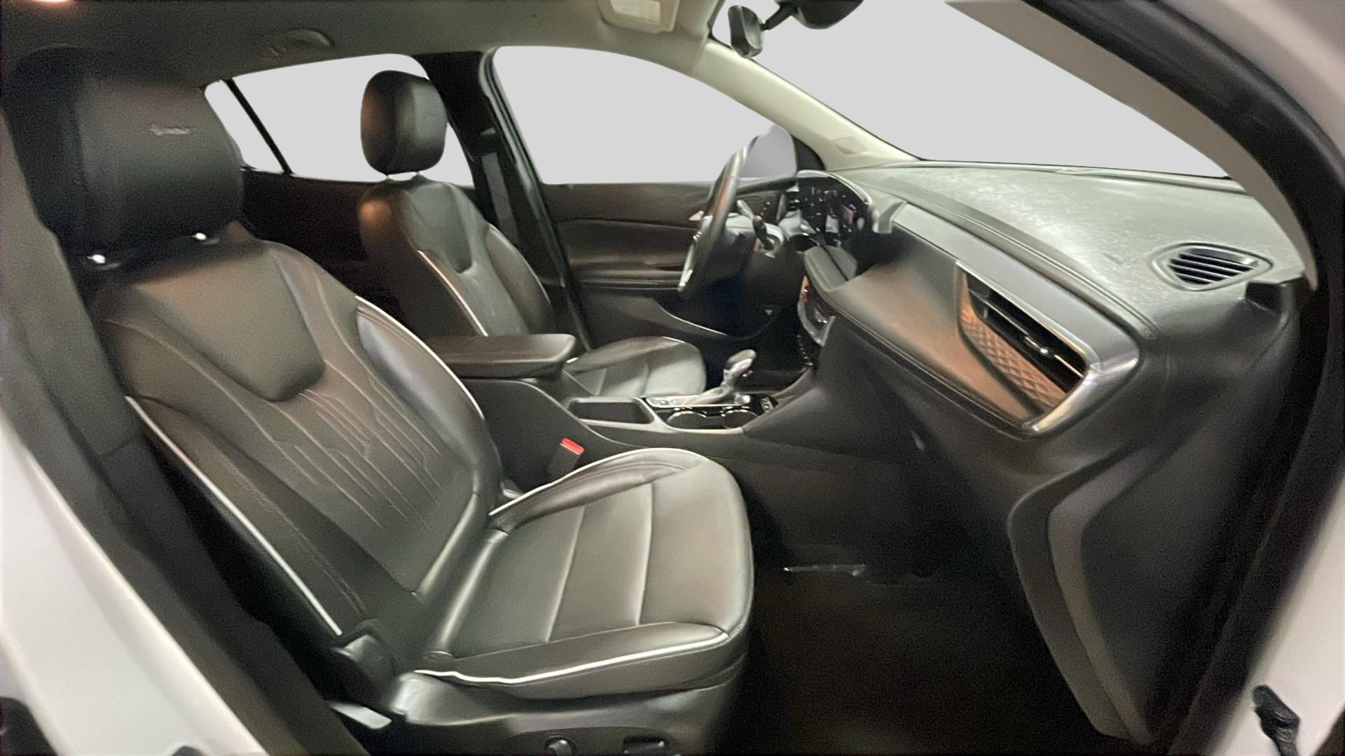 2025 Buick Encore GX Avenir photo 13
