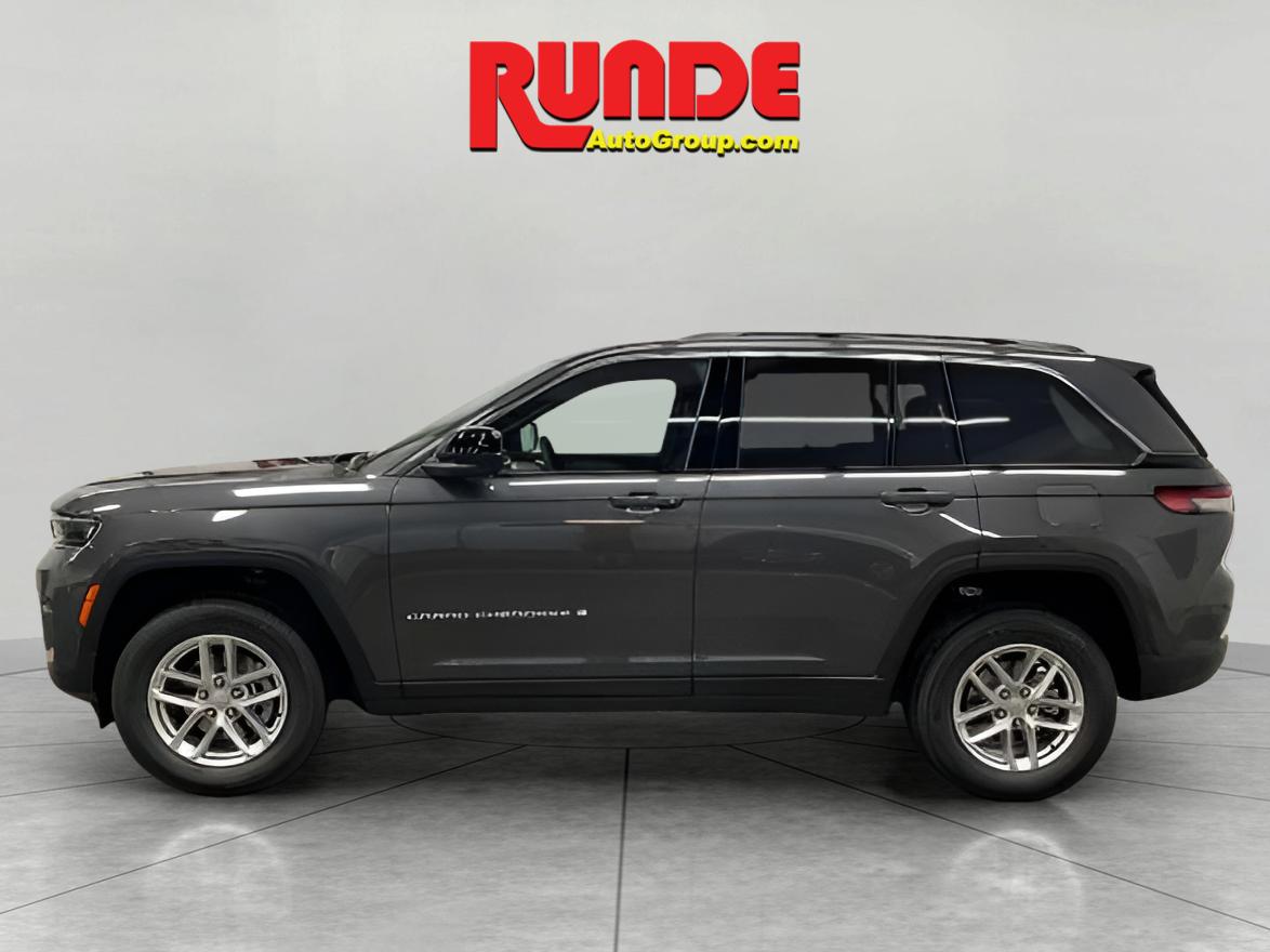 2025 Jeep Grand Cherokee Laredo X photo 2