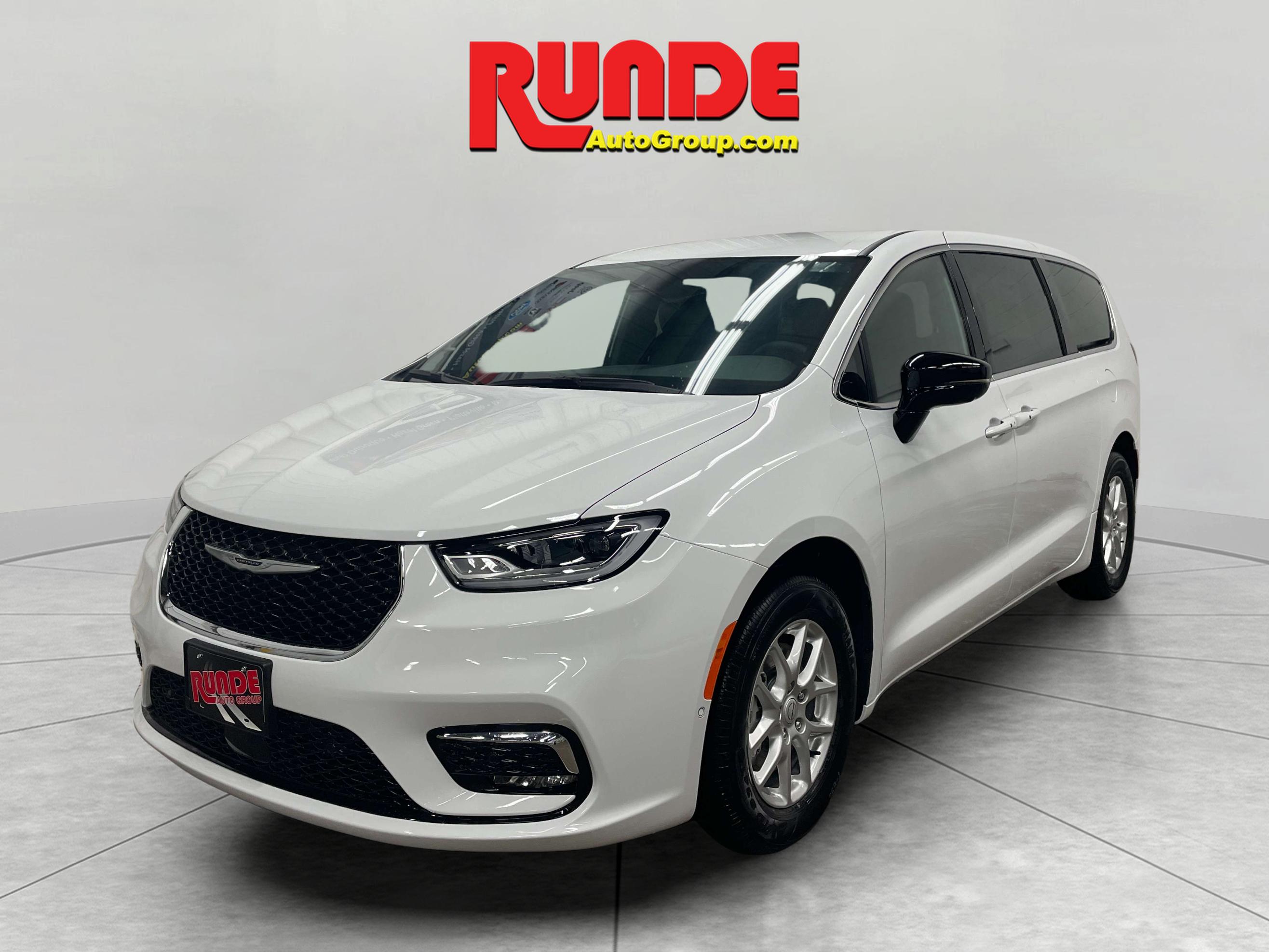 2024 Chrysler Pacifica Hybrid S Appearance photo 25