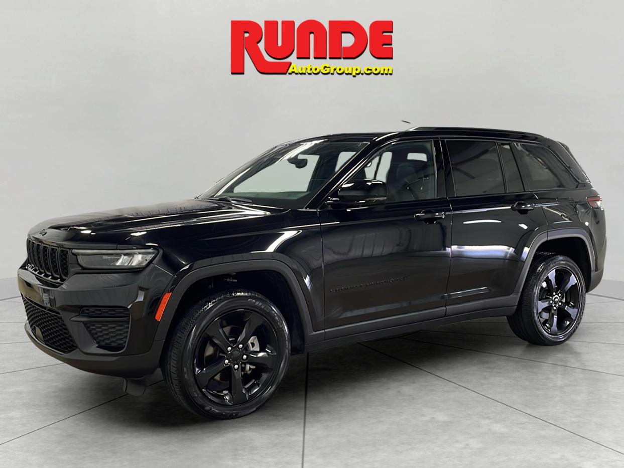 2024 Jeep Grand Cherokee Altitude photo 23