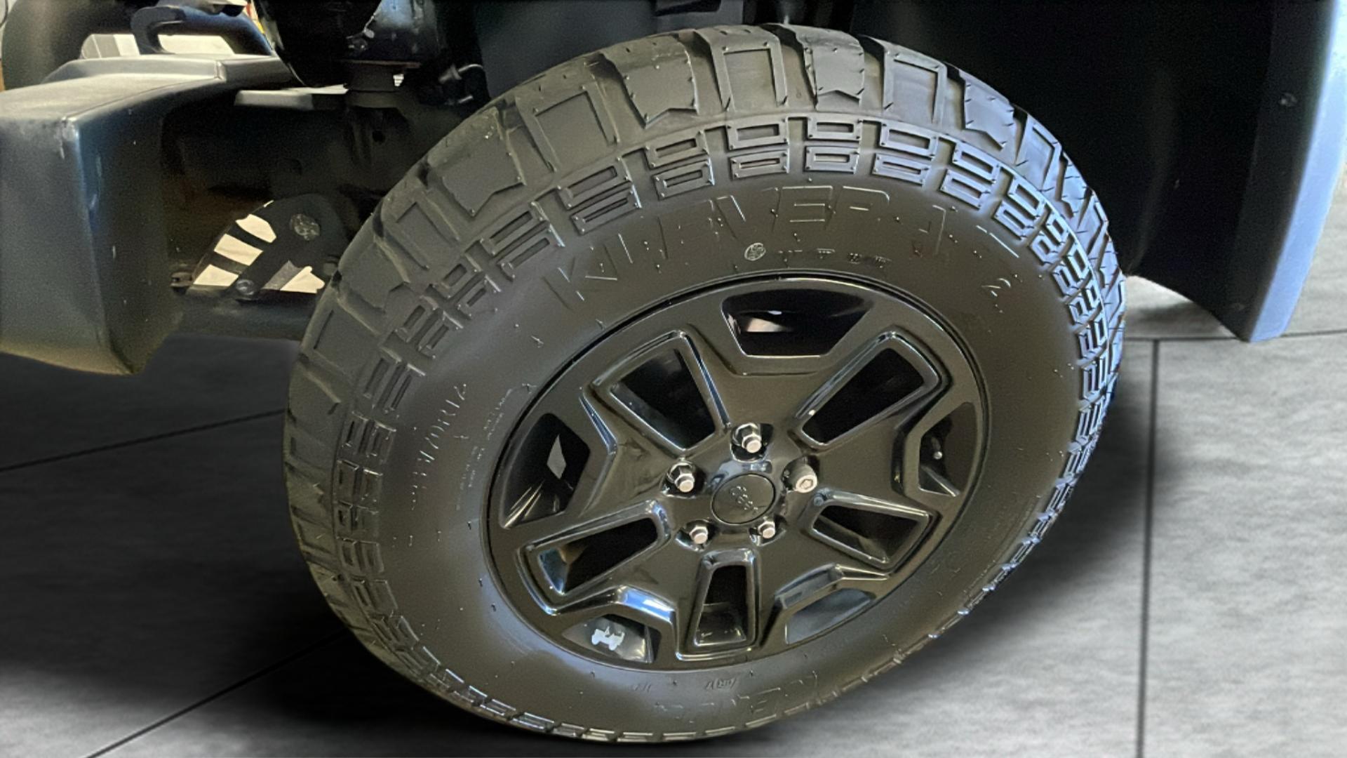 2017 Jeep Wrangler Unlimited Willys Wheeler photo 11