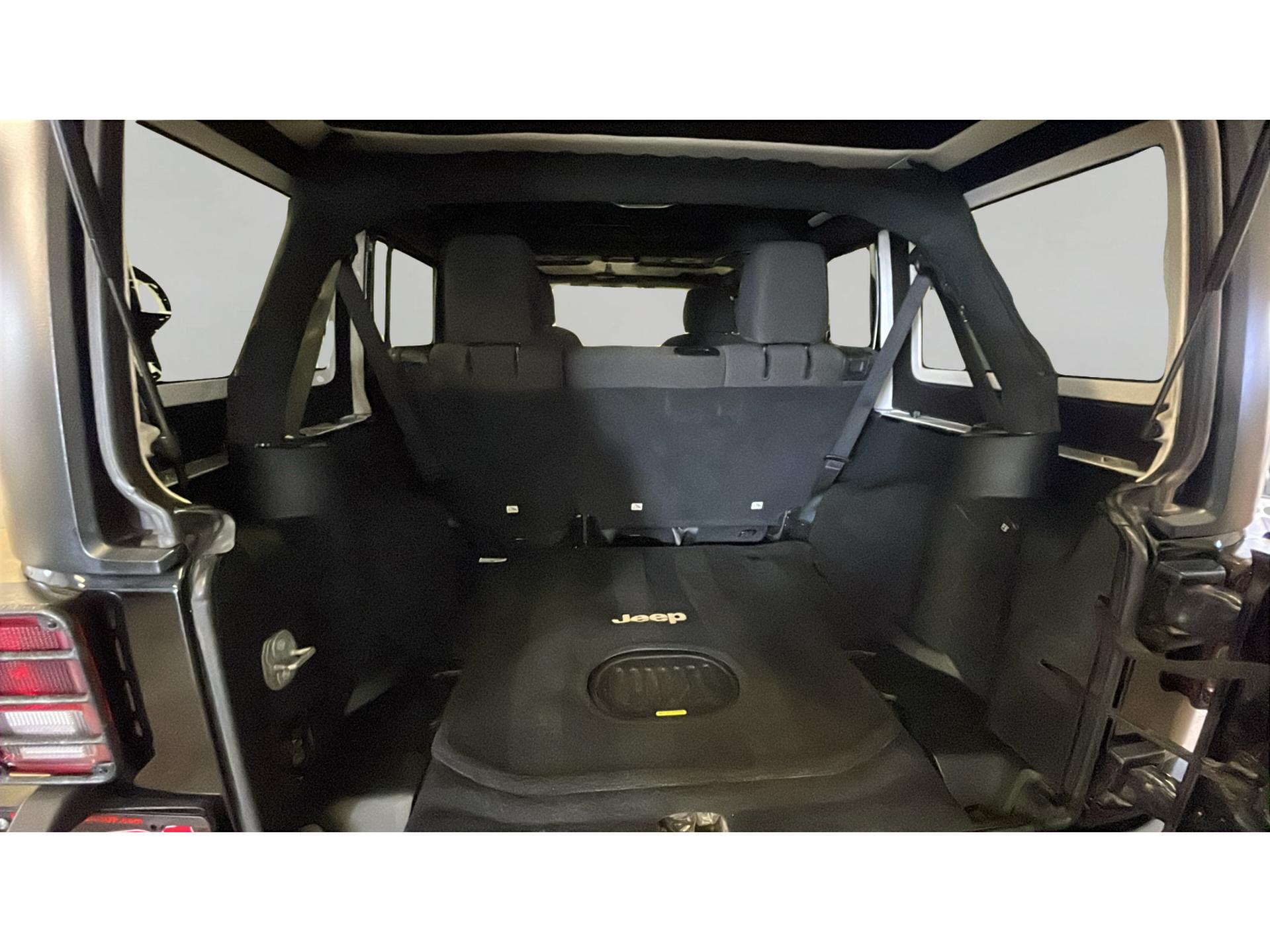 2017 Jeep Wrangler Unlimited Willys Wheeler photo 10