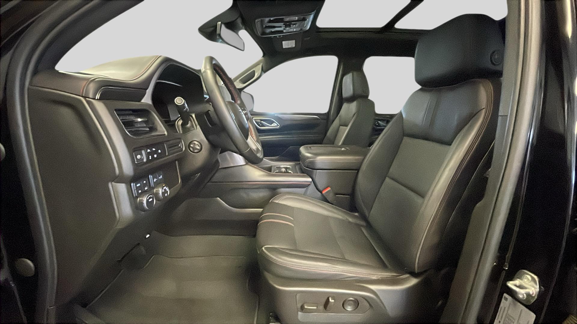 2023 Chevrolet Suburban RST photo 11
