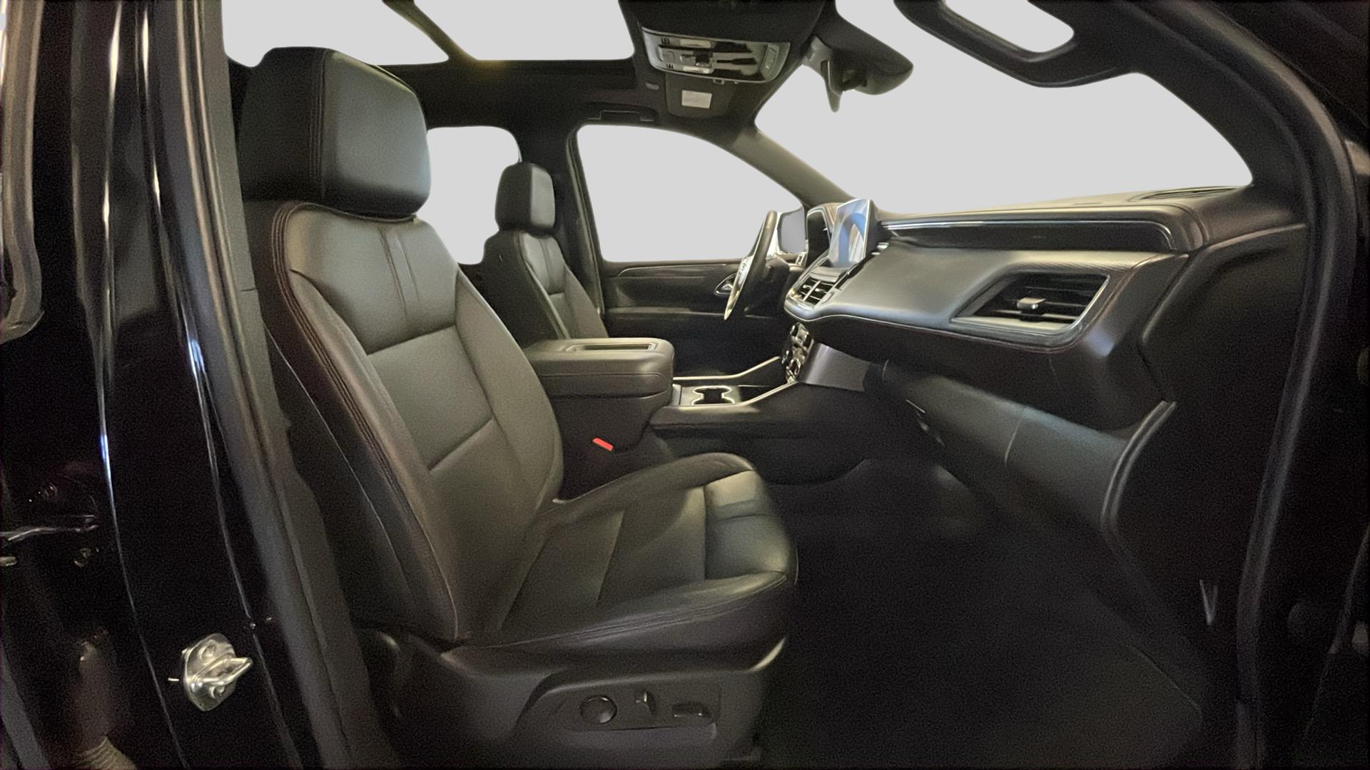 2023 Chevrolet Suburban RST photo 15
