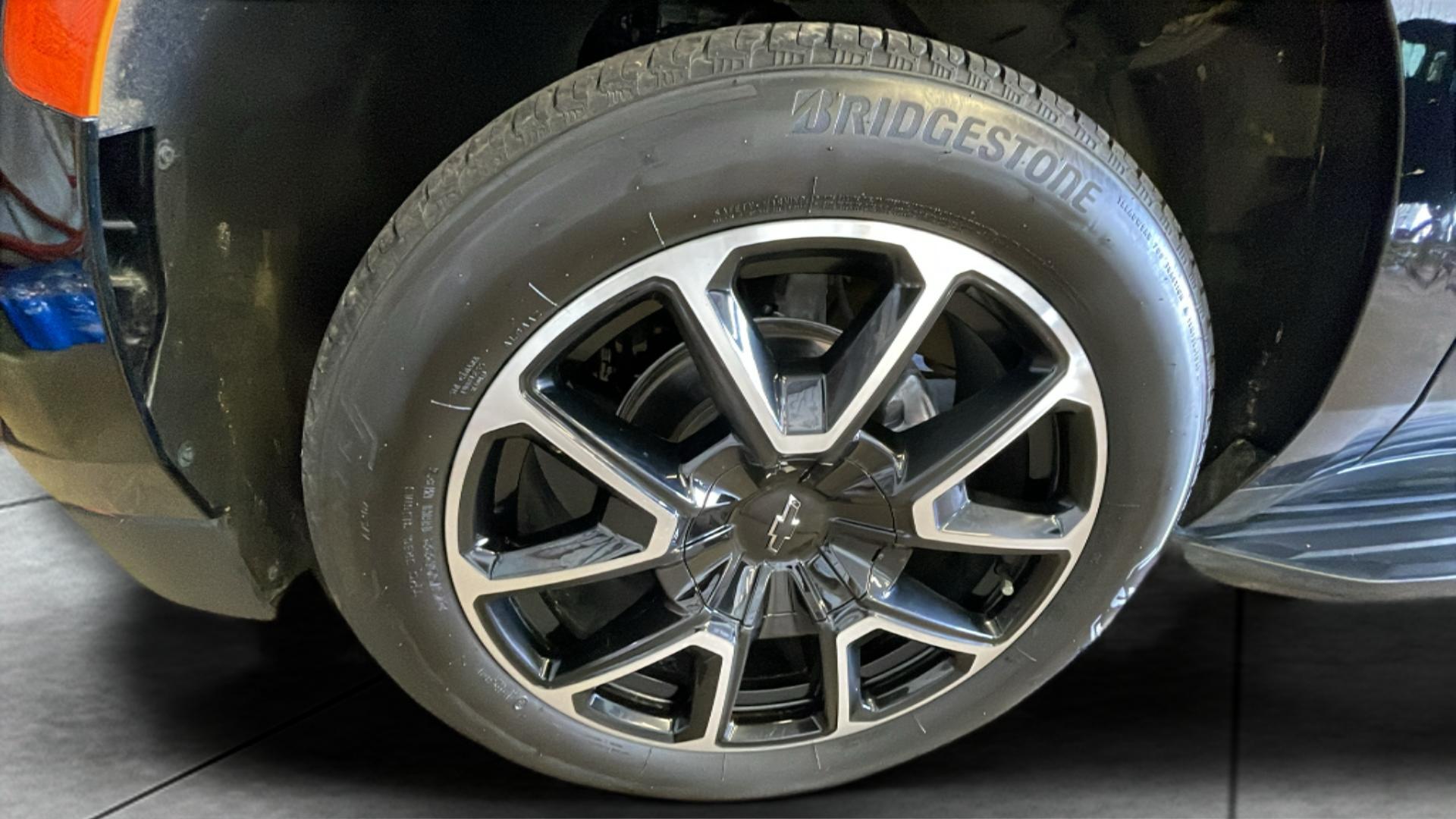 2023 Chevrolet Suburban RST photo 16
