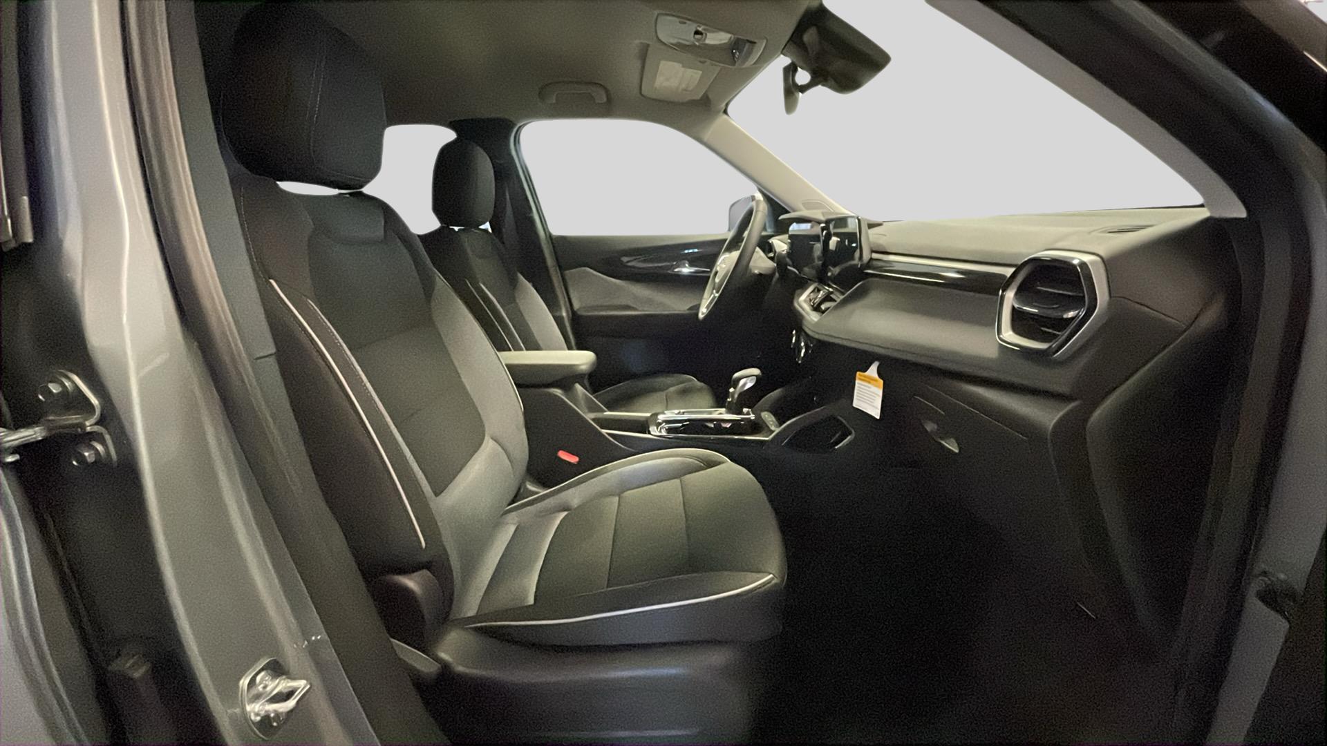 2026 Chevrolet Trailblazer LT photo 15