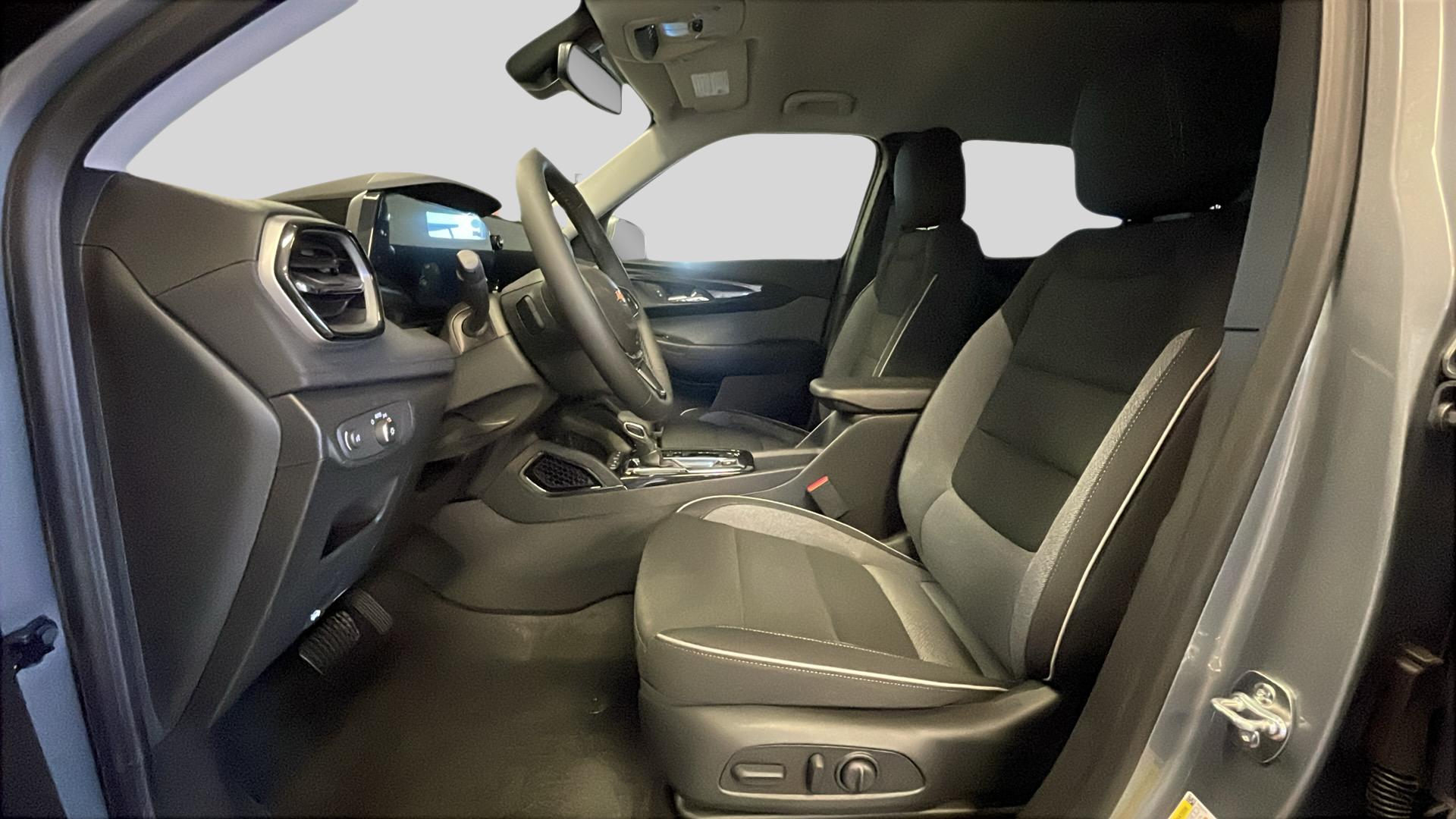 2026 Chevrolet Trailblazer LT photo 10