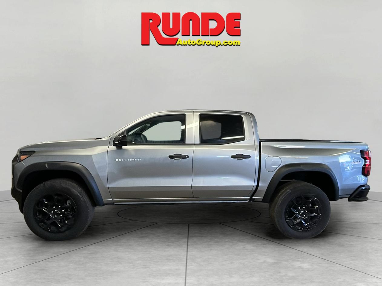 2026 Chevrolet Colorado Trail Boss photo 2