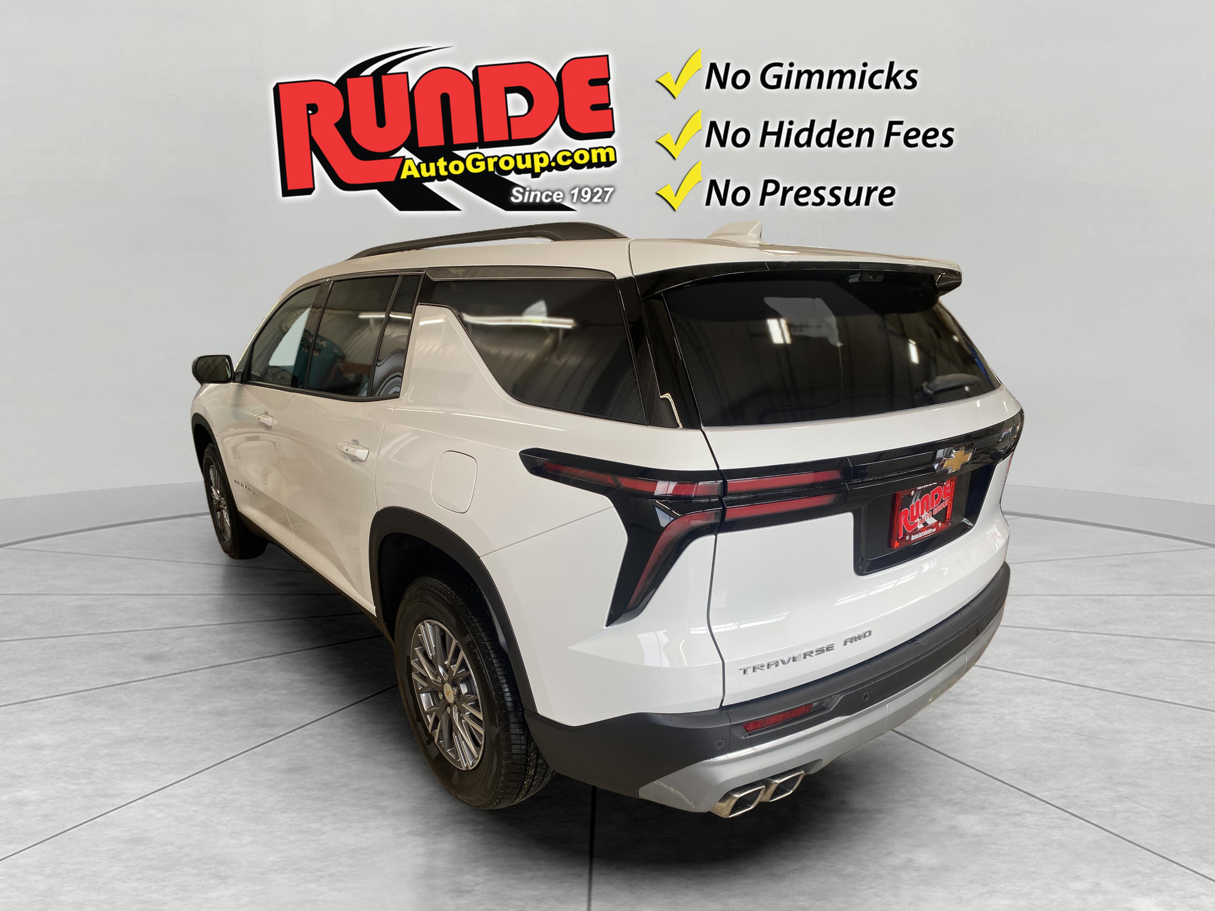 2026 Chevrolet Traverse photo 2