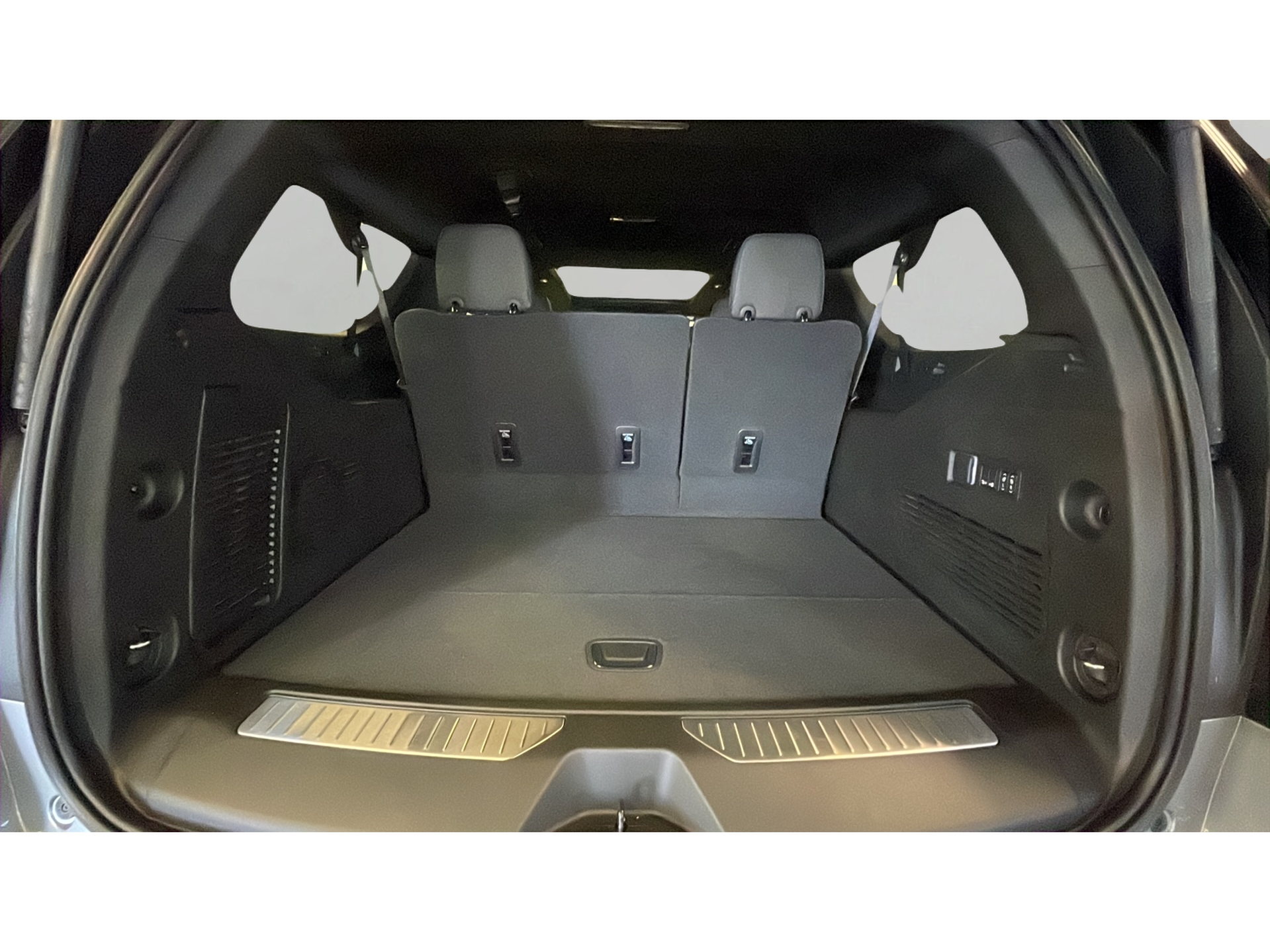 2026 Chevrolet Suburban High Country - Photo 17