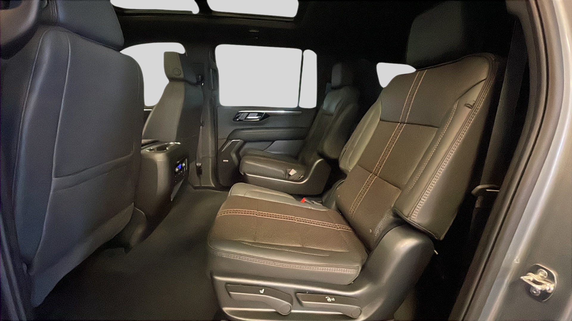 2026 Chevrolet Suburban High Country - Photo 14