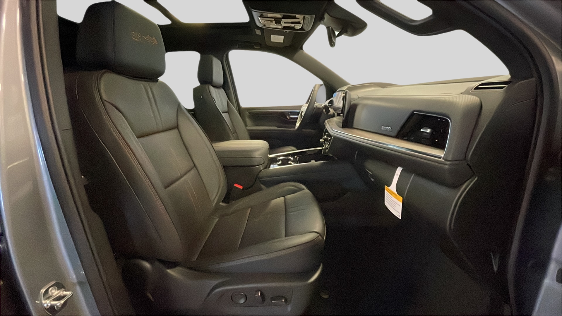 2026 Chevrolet Suburban High Country - Photo 18