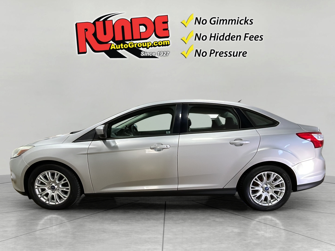 2012 Ford Focus SE photo 2